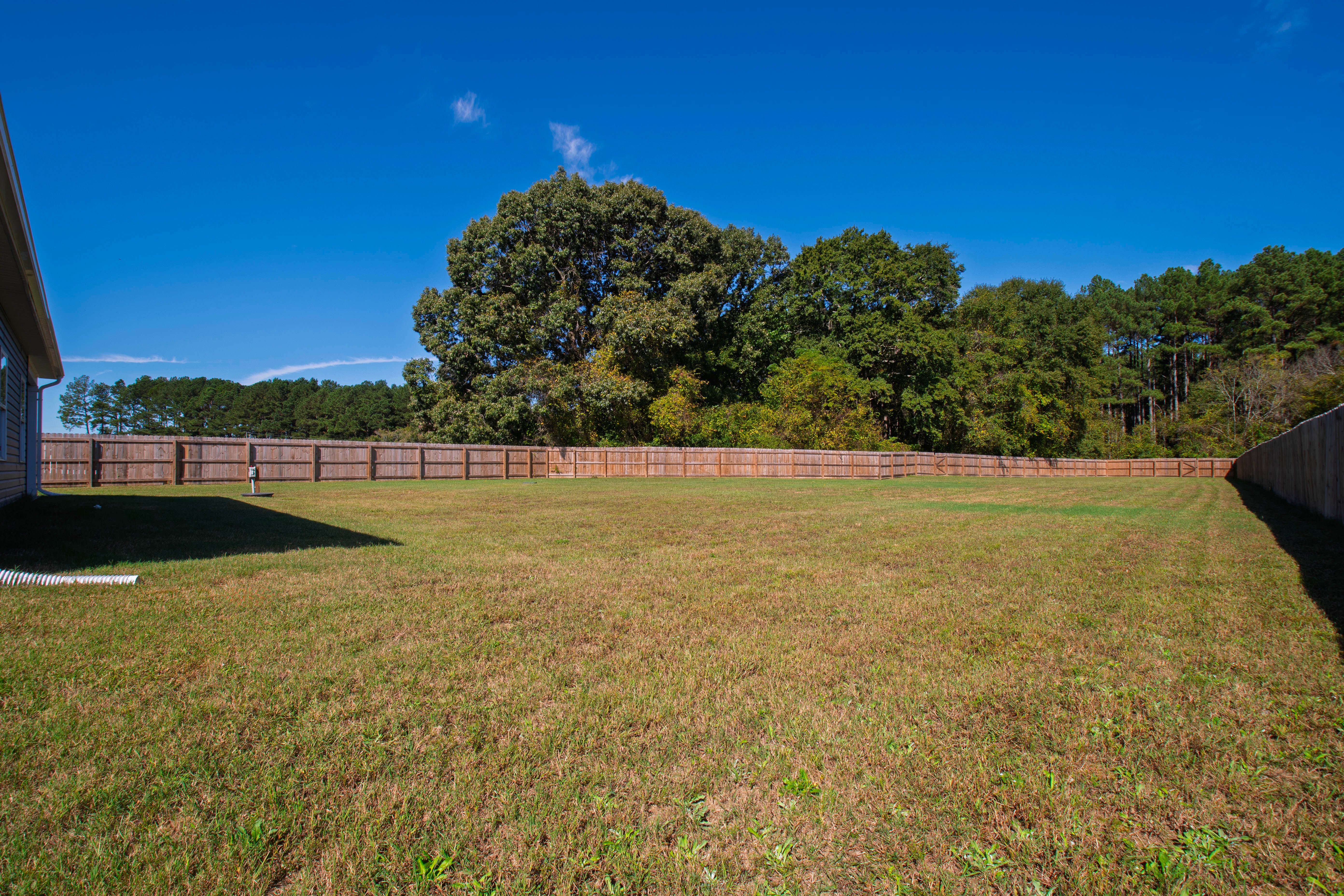  220 Citizens Court, Four Oaks, NC 27524 - 物件實景