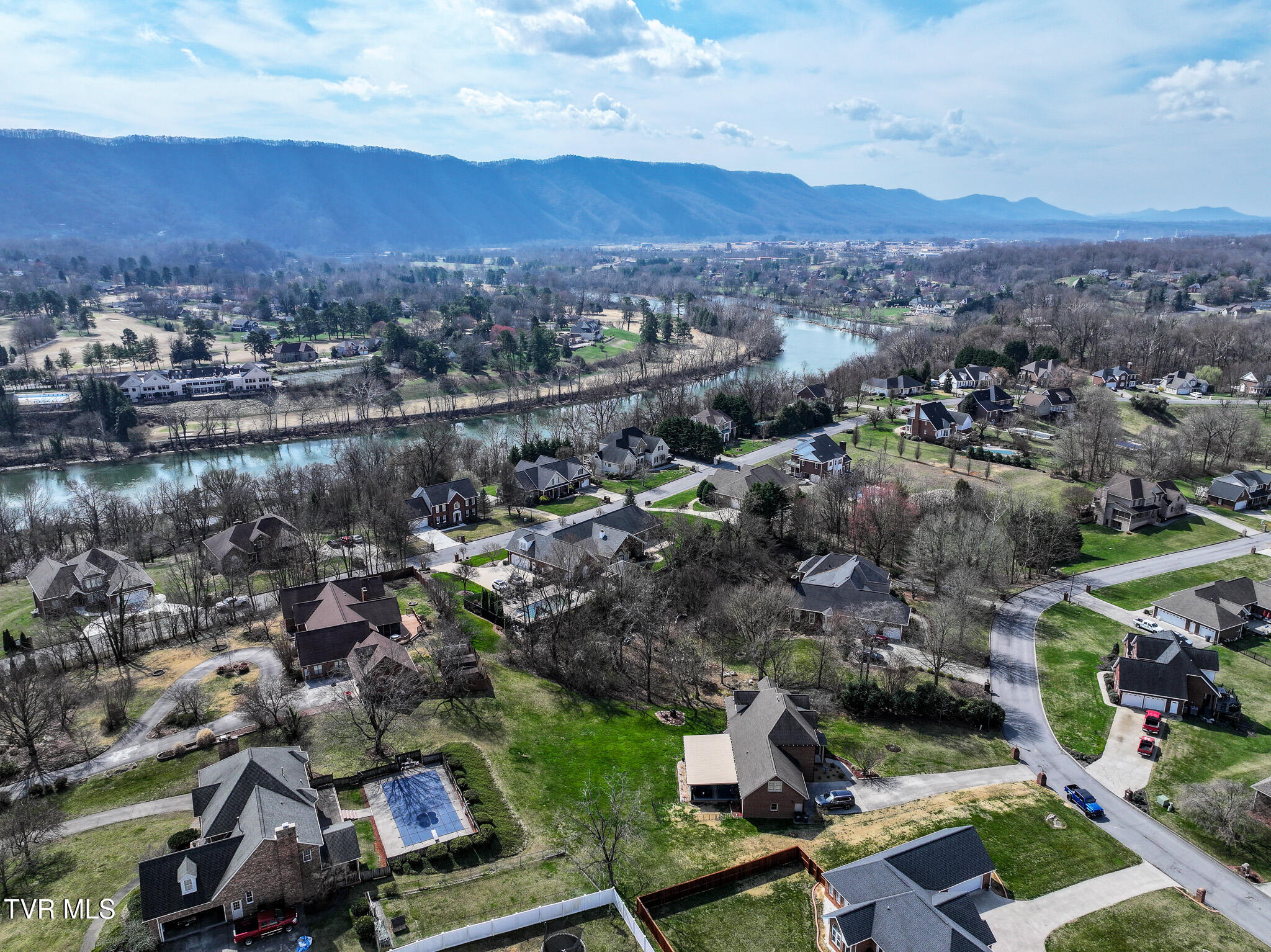 Kingsport, Tennessee, 37660, United States, 5 Bedrooms Bedrooms, ,4 BathroomsBathrooms,Residential,For Sale,2024666