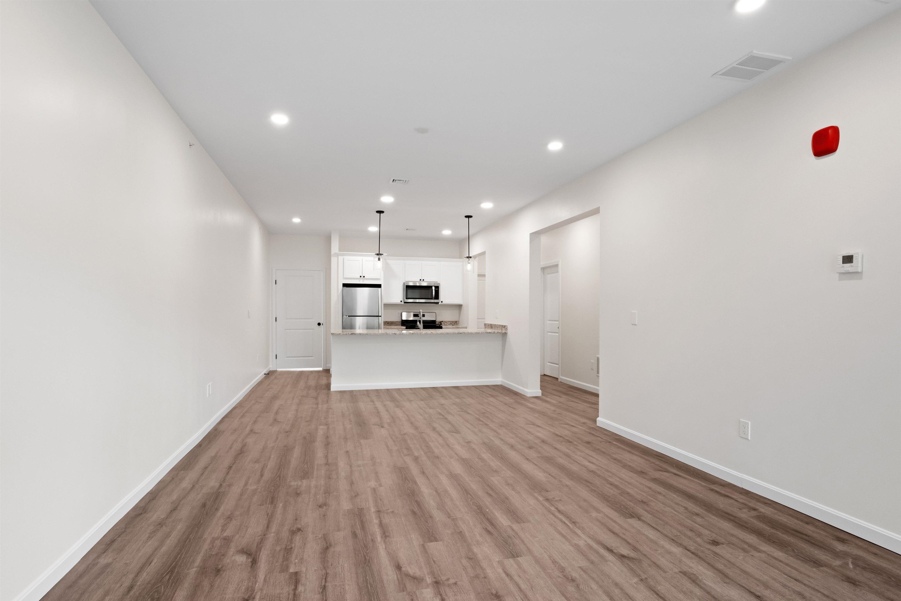 Lincoln, New Hampshire, 03251, United States, 4 Bedrooms Bedrooms, ,3 BathroomsBathrooms,Residential,For Sale,1922884