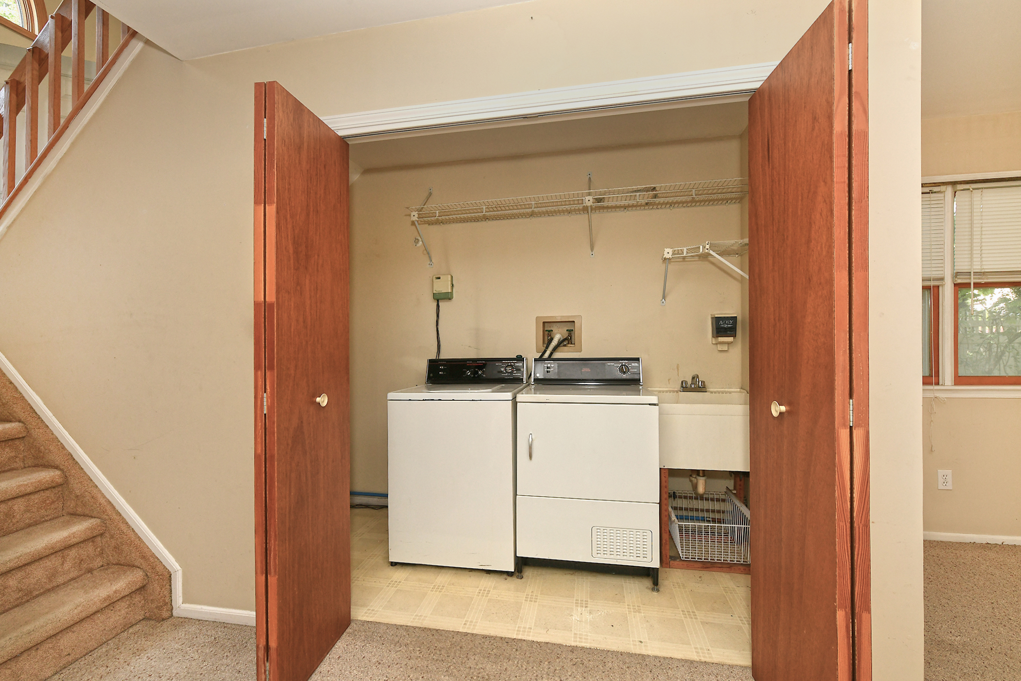 Bethpage, New York, 11714, United States, 4 Bedrooms Bedrooms, ,3 BathroomsBathrooms,Residential,For Sale,1880879