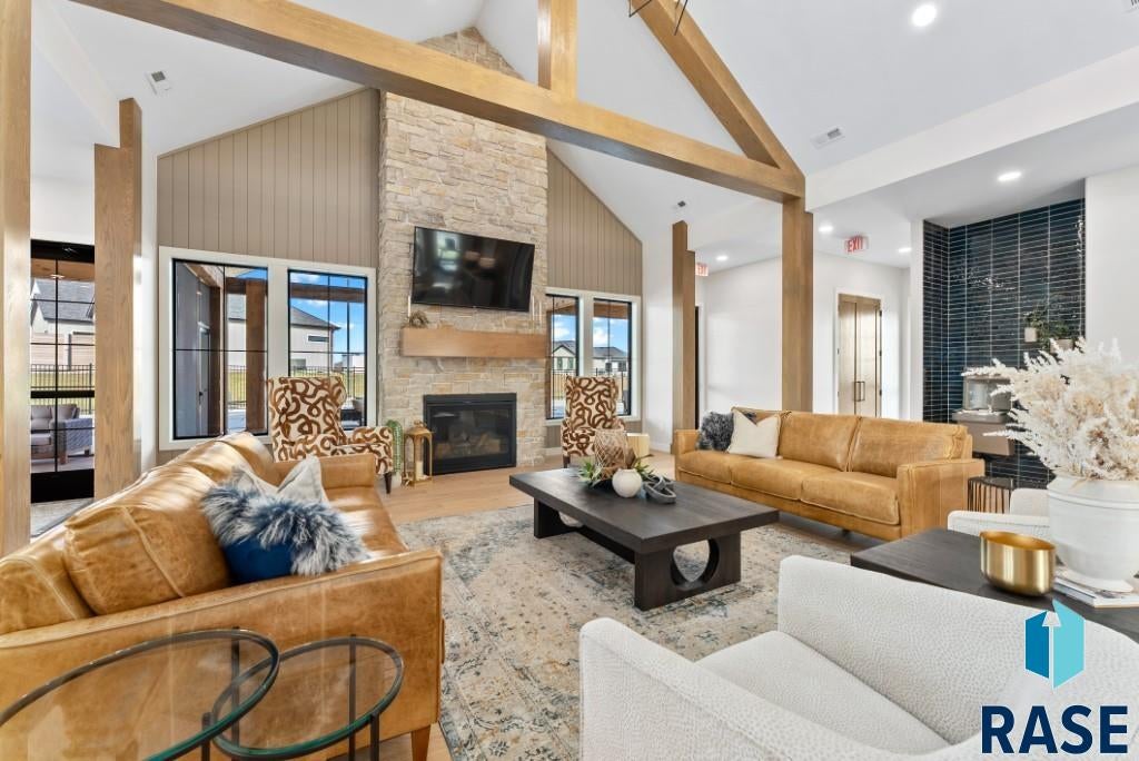 Sioux Falls, South Dakota, 57110, United States, 4 Bedrooms Bedrooms, ,3 BathroomsBathrooms,Residential,For Sale,2005284