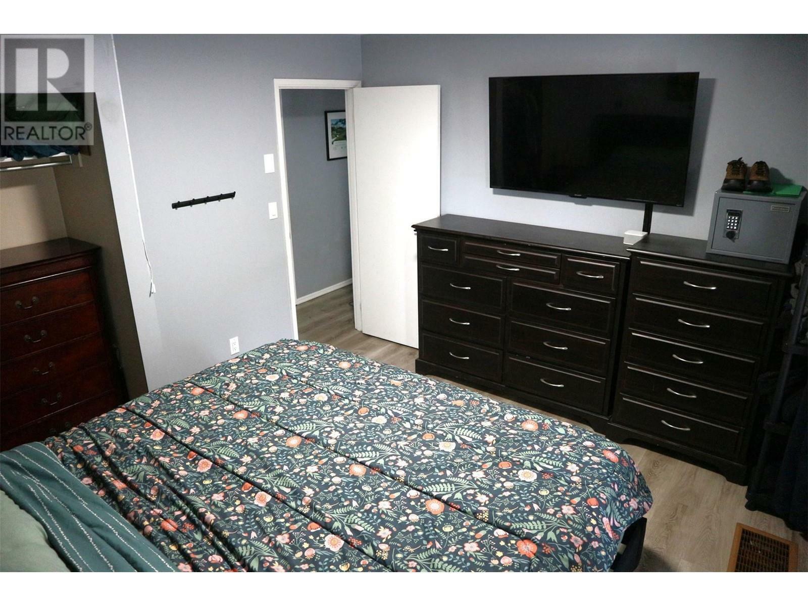 SICAMOUS, British Columbia, V0E 2V1, CA, 5 Bedrooms Bedrooms, ,2 BathroomsBathrooms,Residential,For Sale,1838674