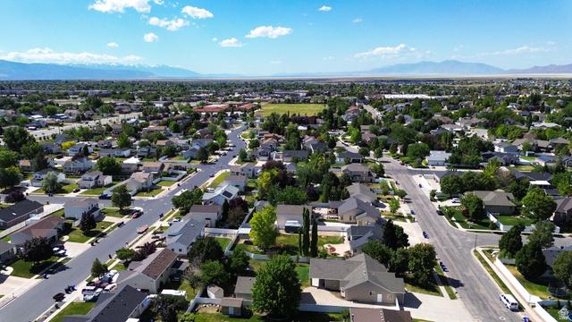 Syracuse, Utah, 84075, United States, 4 Bedrooms Bedrooms, ,3 BathroomsBathrooms,Residential,For Sale,2048883