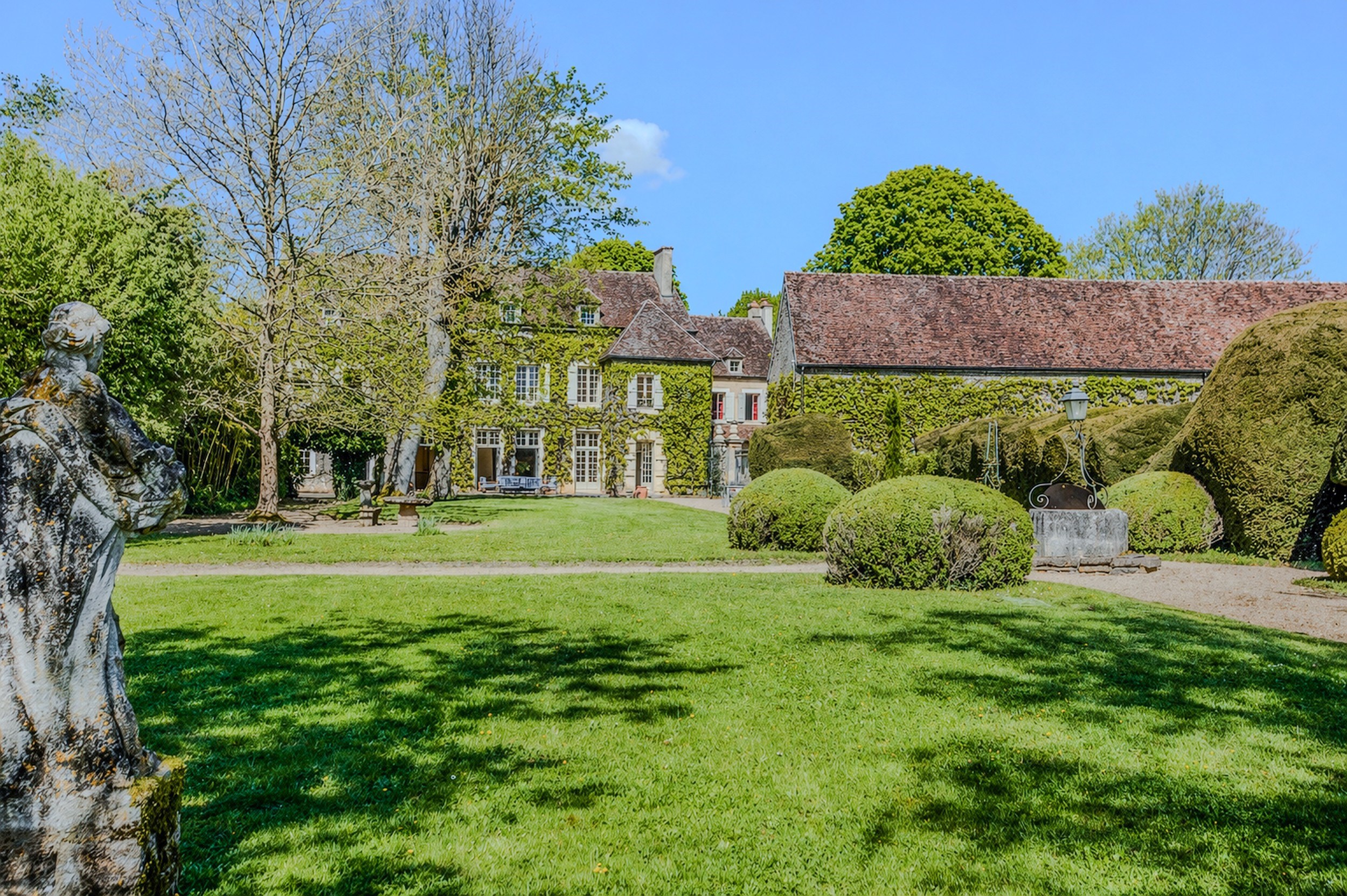  Magnificent 16th–17th century manor house set within enclosed parkland. - 物件實景
