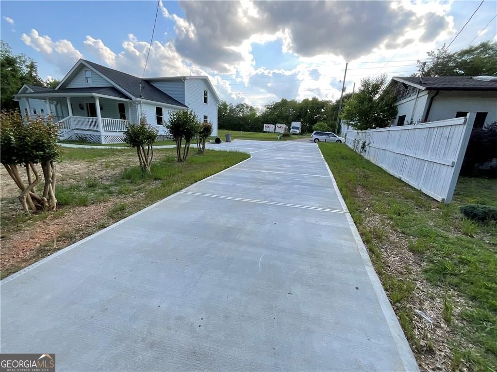 Covington, Georgia, 30014, United States, 5 Bedrooms Bedrooms, ,4 BathroomsBathrooms,Residential,For Sale,1859080