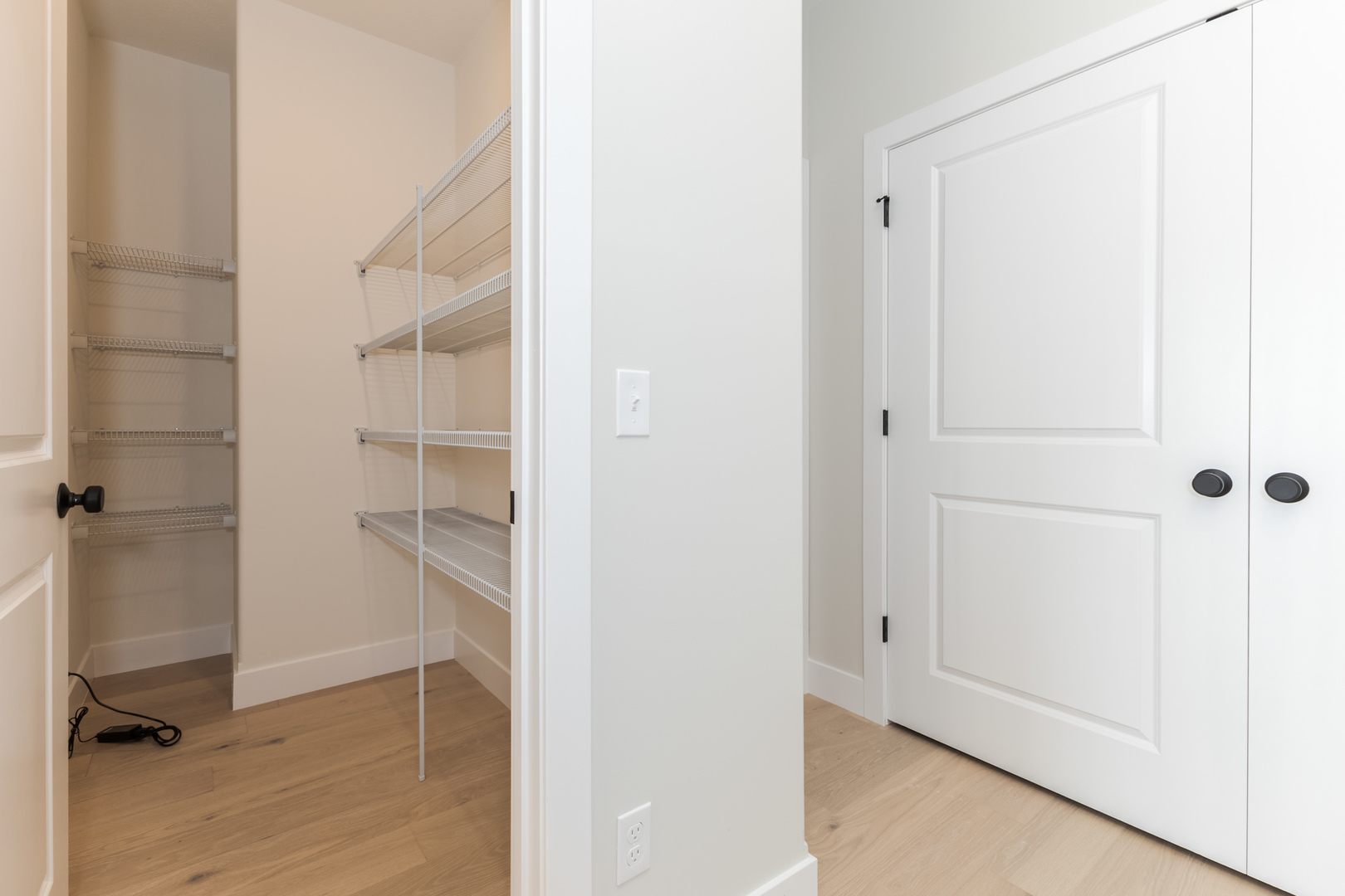 Bloomington, Illinois, 61705, United States, 4 Bedrooms Bedrooms, ,4 BathroomsBathrooms,Residential,For Sale,1957055