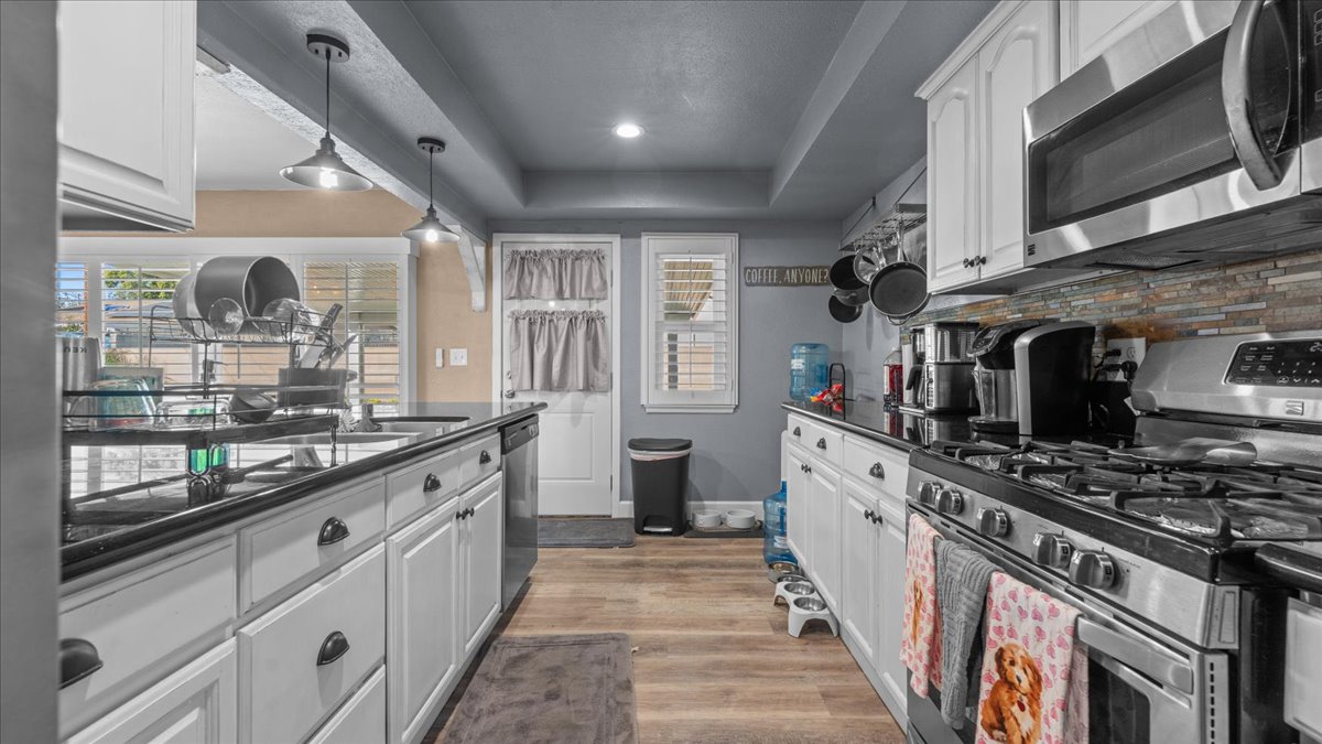 Ontario, California, 91762, United States, 3 Bedrooms Bedrooms, ,2 BathroomsBathrooms,Residential,For Sale,2012537