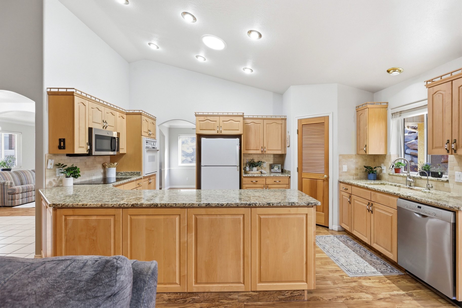  Peaceful Cul-De-Sac Living: Single-Level Home Against Red Rock Views - 物件實景