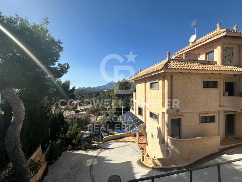 Alicante, Altea, Altea Pueblo Alicante, Altea, Alt, Altea, Comunidad Valenciana, ES, 4 Bedrooms Bedrooms, ,4 BathroomsBathrooms,Residential,For Sale,Alicante, Altea, Altea Pueblo Alicante, Altea, Alt,1675140