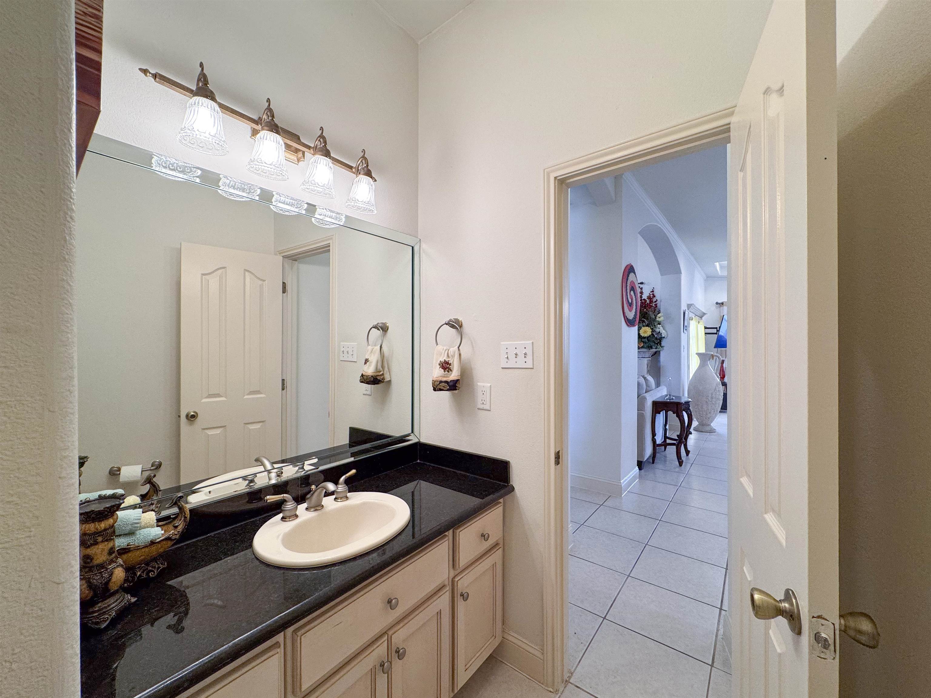 Laredo, Texas, 78041, United States, 4 Bedrooms Bedrooms, ,5 BathroomsBathrooms,Residential,For Sale,1787363
