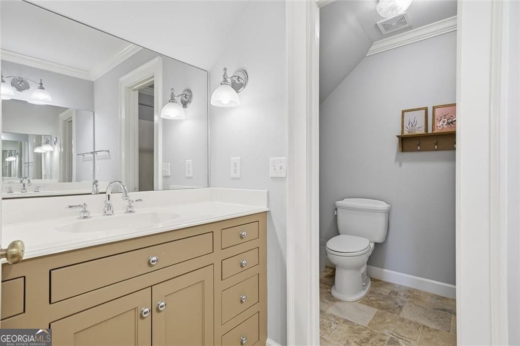 Kennesaw, Georgia, 30152, United States, 5 Bedrooms Bedrooms, ,3 BathroomsBathrooms,Residential,For Sale,1988783