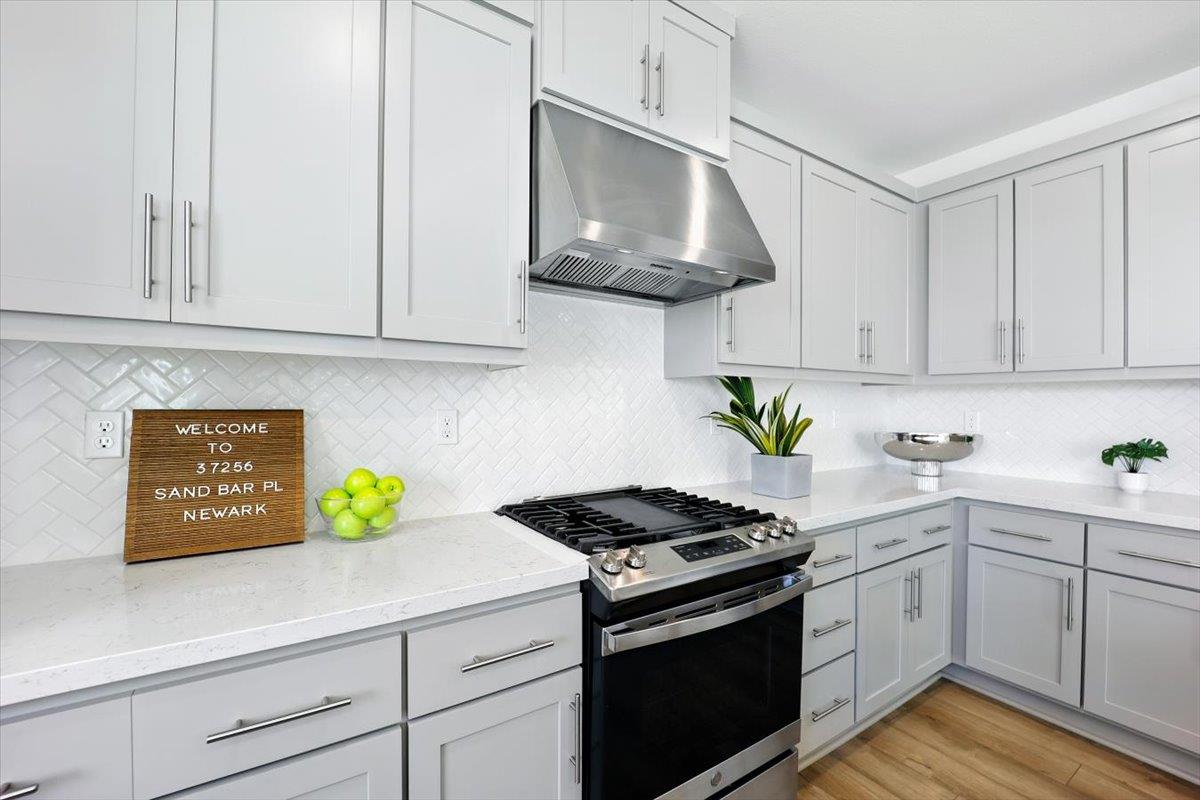 Newark, California, 94560, United States, 4 Bedrooms Bedrooms, ,4 BathroomsBathrooms,Residential,For Sale,1926207