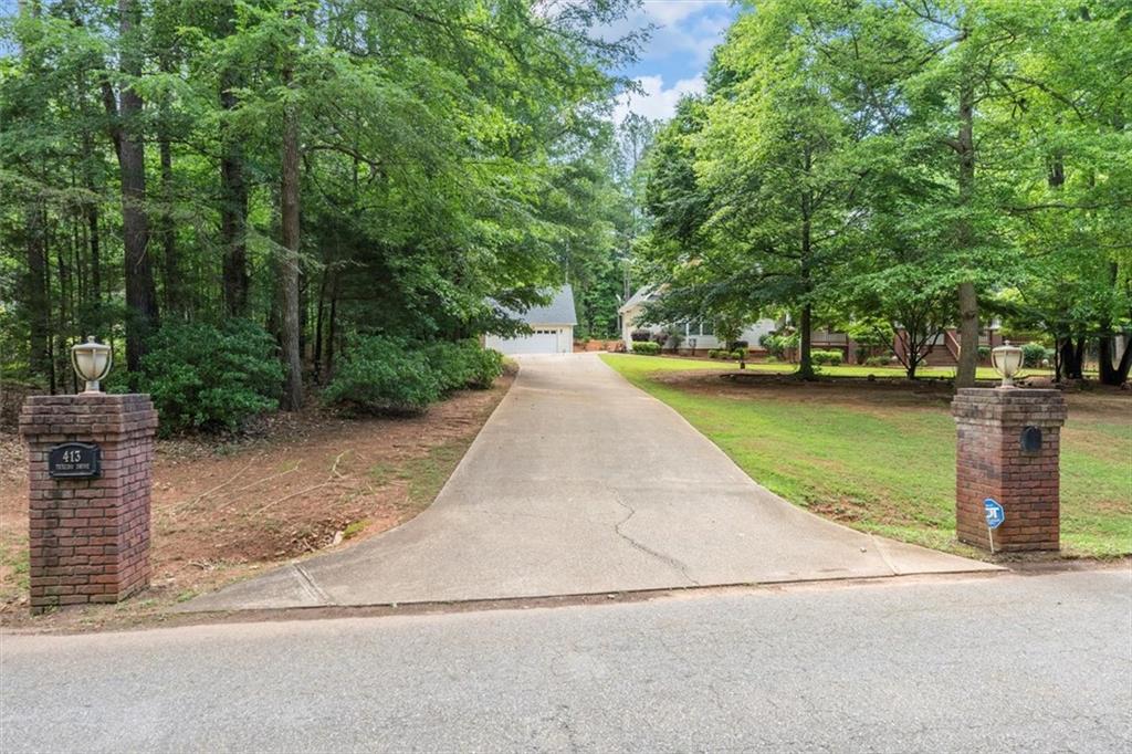 Commerce, Georgia, 30530, United States, 5 Bedrooms Bedrooms, ,4 BathroomsBathrooms,Residential,For Sale,1826945