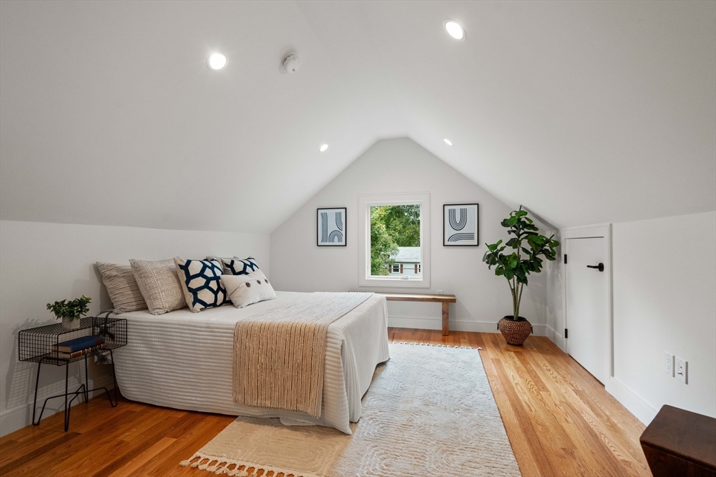 Newton, Massachusetts, 02460, United States, 5 Bedrooms Bedrooms, ,5 BathroomsBathrooms,Residential,For Sale,2000689