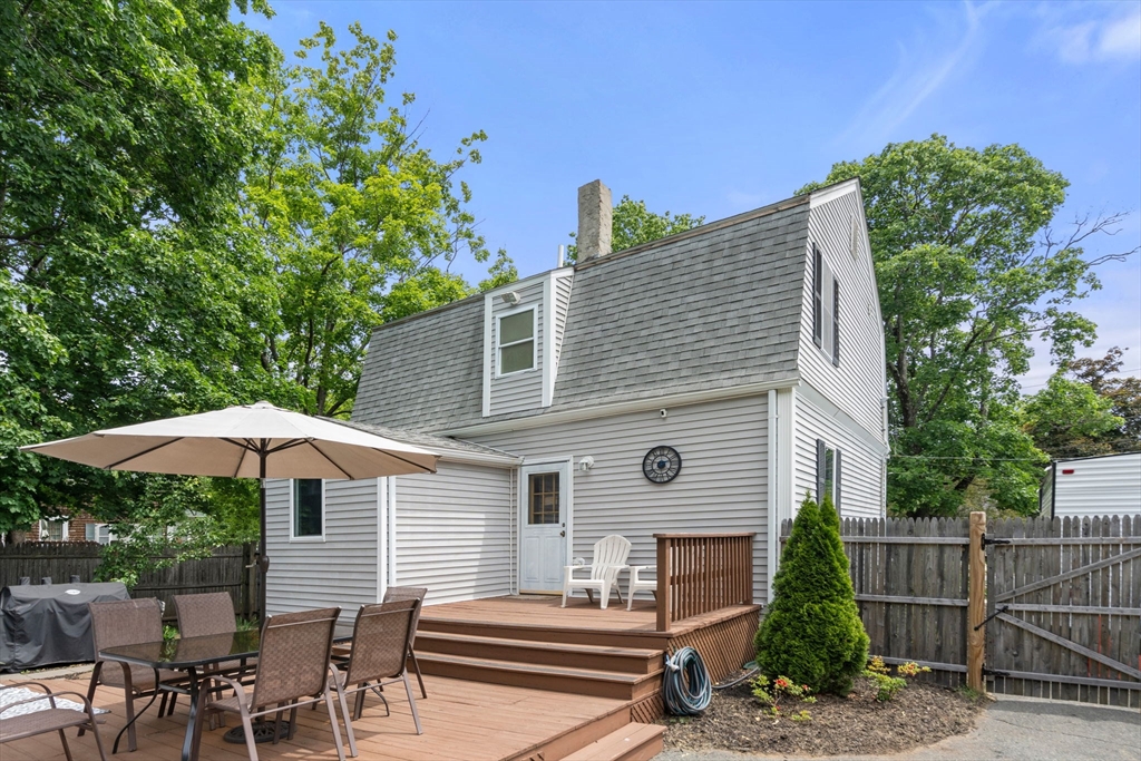 Abington, Massachusetts, 02351, United States, 3 Bedrooms Bedrooms, ,2 BathroomsBathrooms,Residential,For Sale,1907735