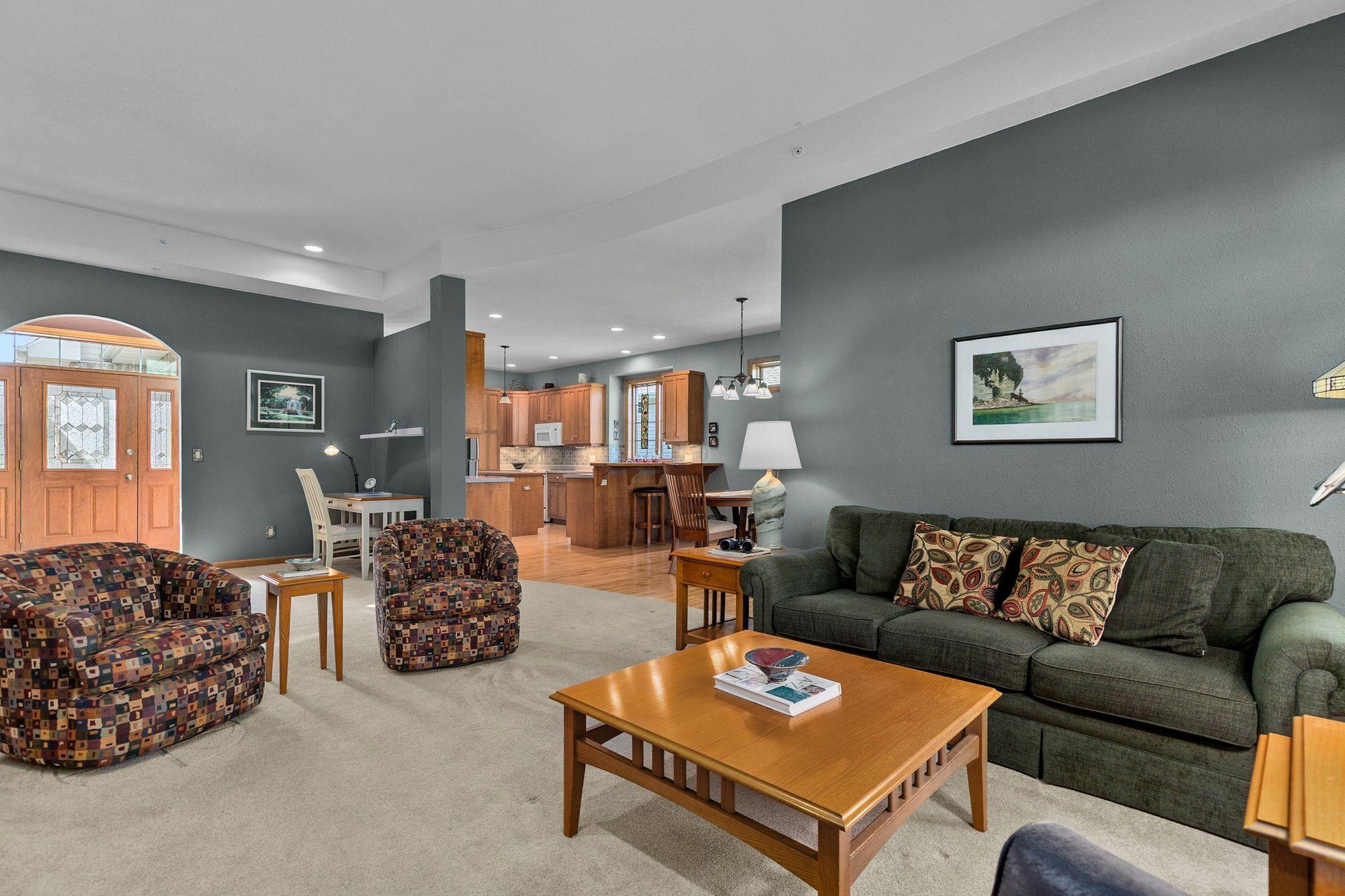 Appleton, Wisconsin, 54913, United States, 3 Bedrooms Bedrooms, ,3 BathroomsBathrooms,Residential,For Sale,1937217