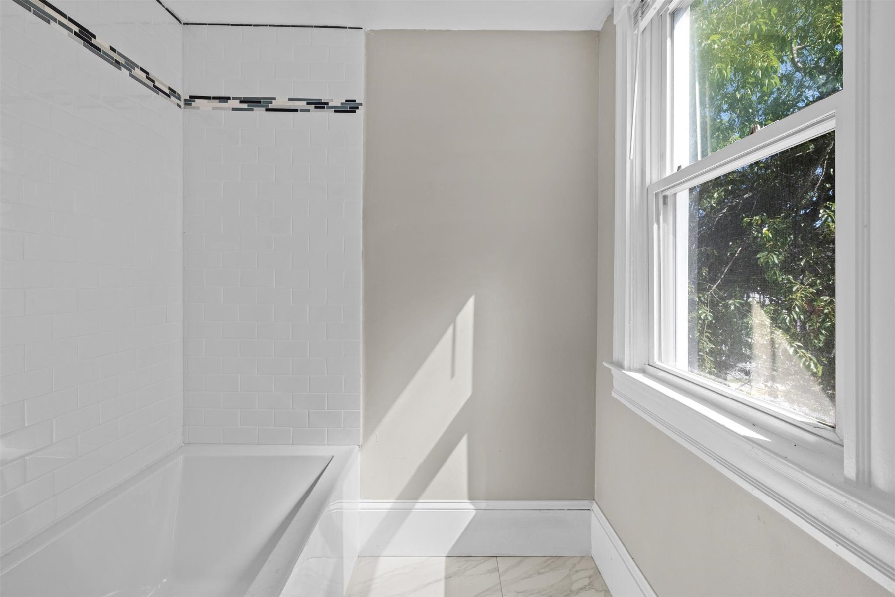  96-98 Clara St, New Bedford, MA, 02744 - 物件實景