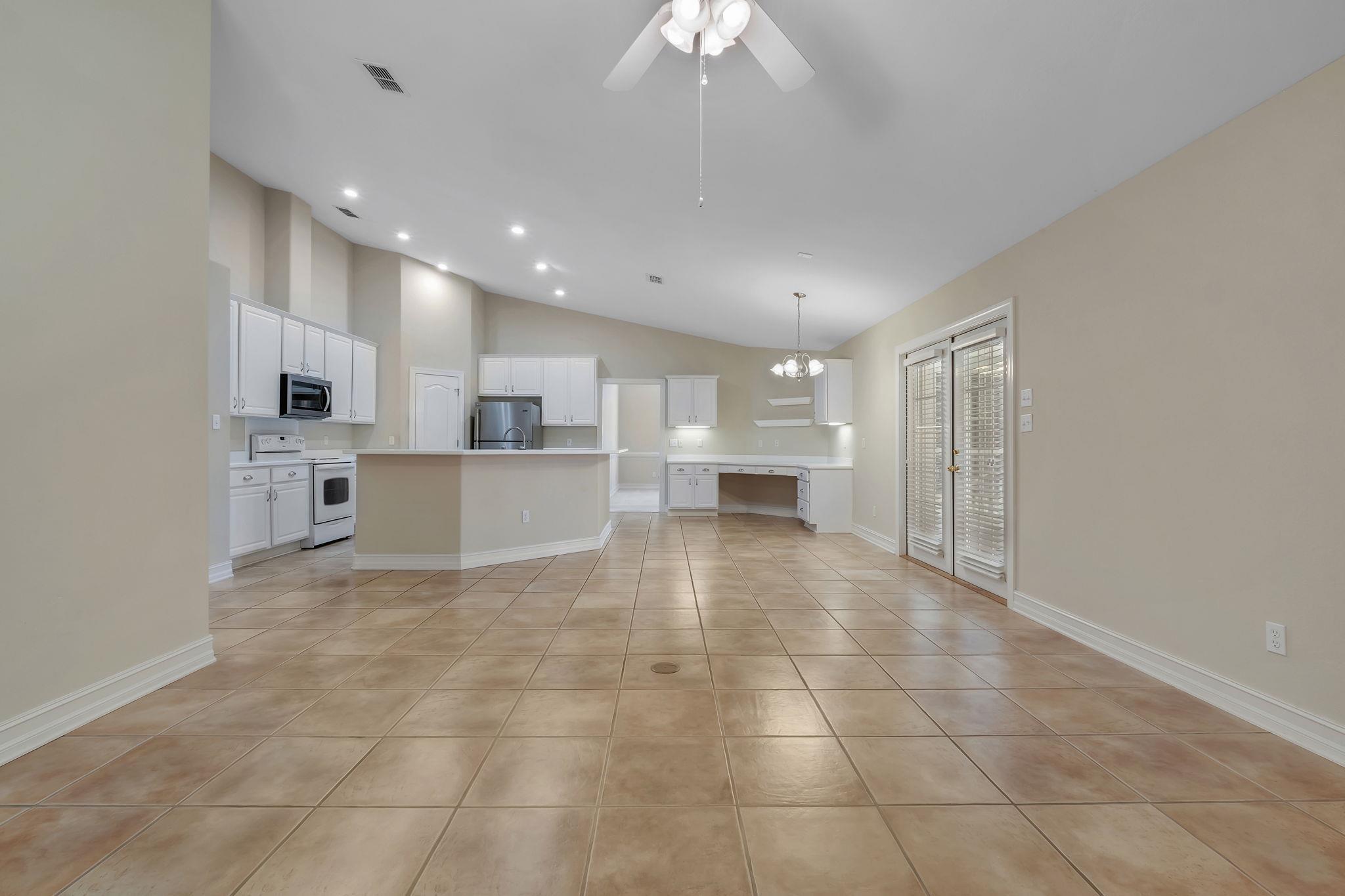 Tallahassee, Florida, 32312, United States, 4 Bedrooms Bedrooms, ,3 BathroomsBathrooms,Residential,For Sale,1966358