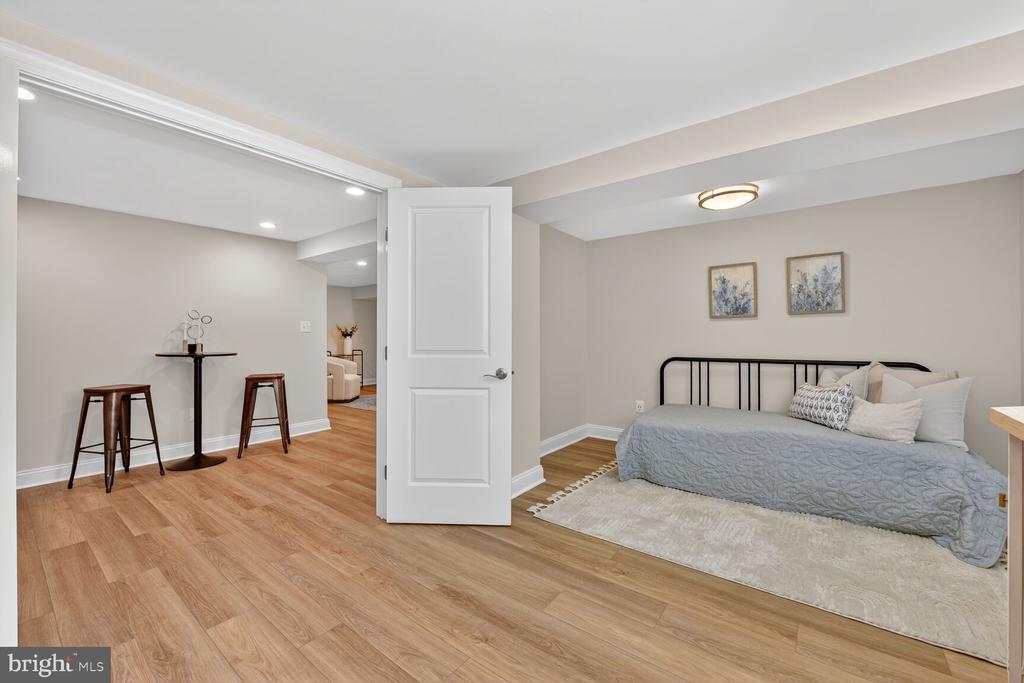 Arlington, Virginia, 22213, United States, 5 Bedrooms Bedrooms, ,5 BathroomsBathrooms,Residential,For Sale,1982488