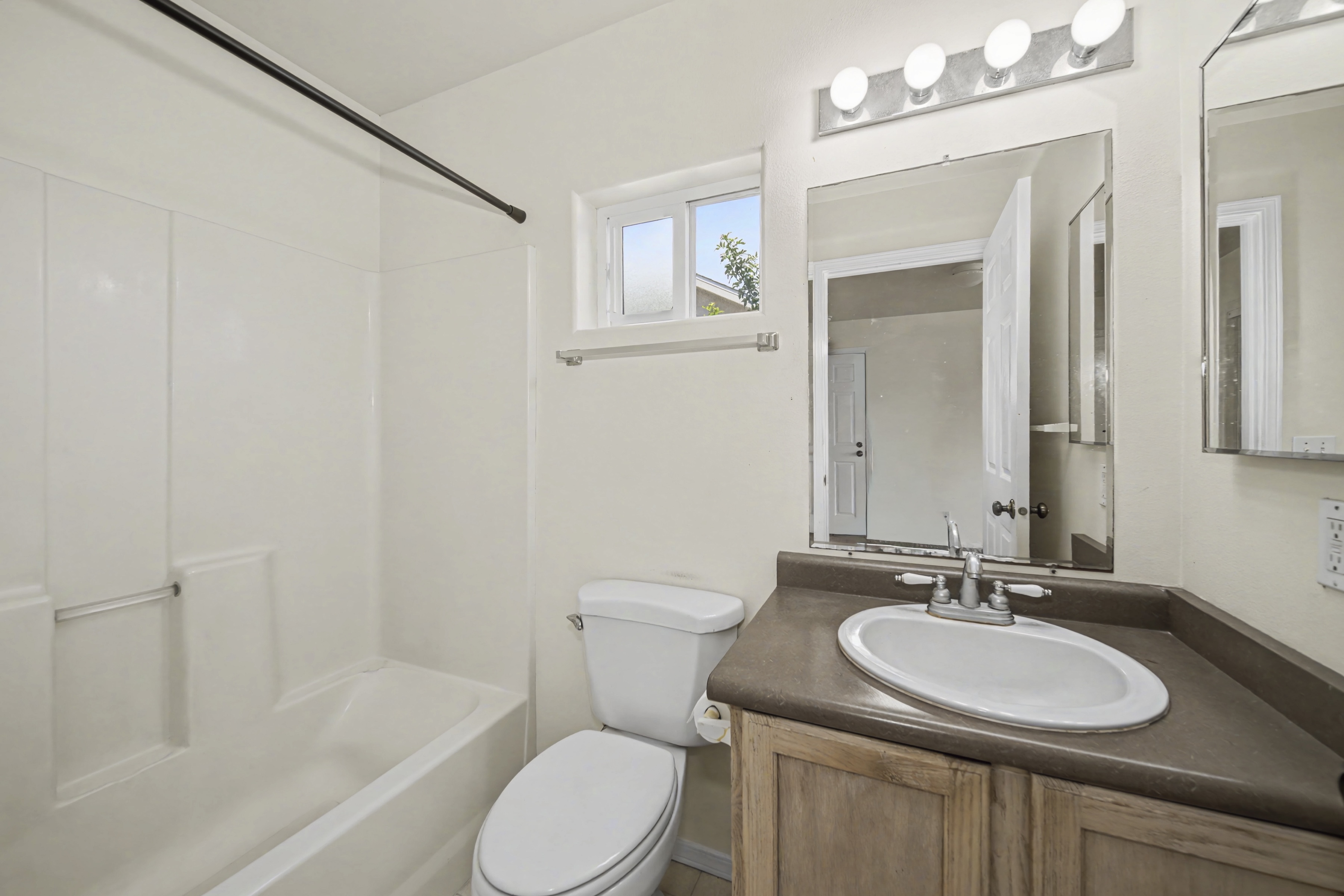  Waiehu Heights  Income Property, Ocean Views - 物件實景