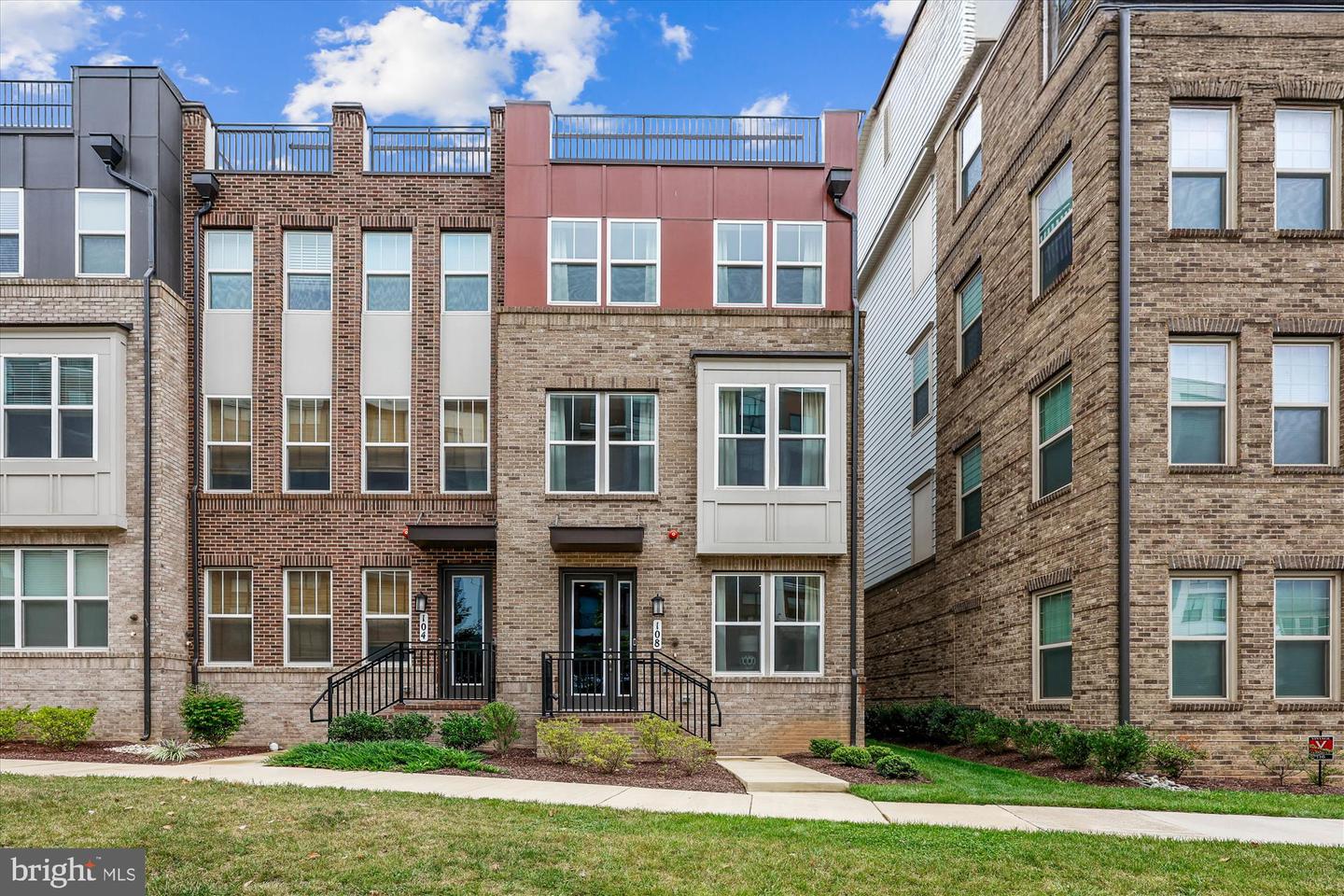 Gaithersburg, Maryland, 20878, United States, 4 Bedrooms Bedrooms, ,5 BathroomsBathrooms,Residential,For Sale,1949694