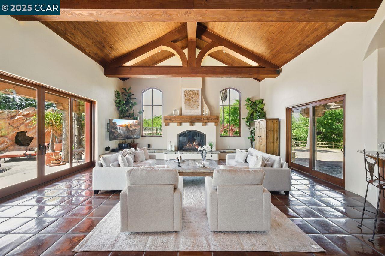 Danville, California, 94506, United States, 4 Bedrooms Bedrooms, ,4 BathroomsBathrooms,Residential,For Sale,1940508