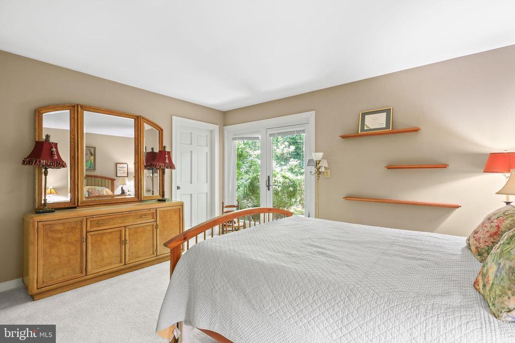 Fredericksburg, Virginia, 22401, United States, 4 Bedrooms Bedrooms, ,4 BathroomsBathrooms,Residential,For Sale,1917232
