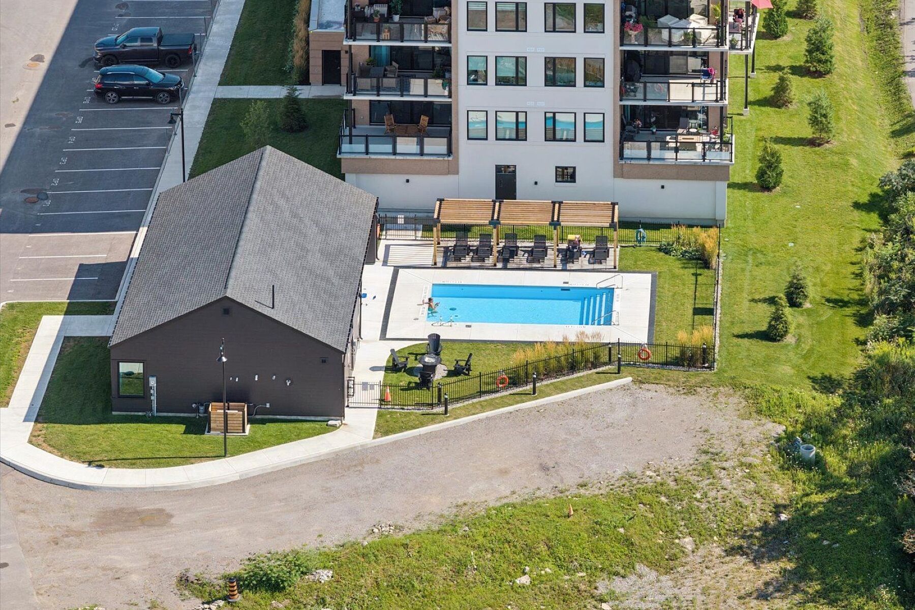  Luxury on Cameron Lake - 物件實景