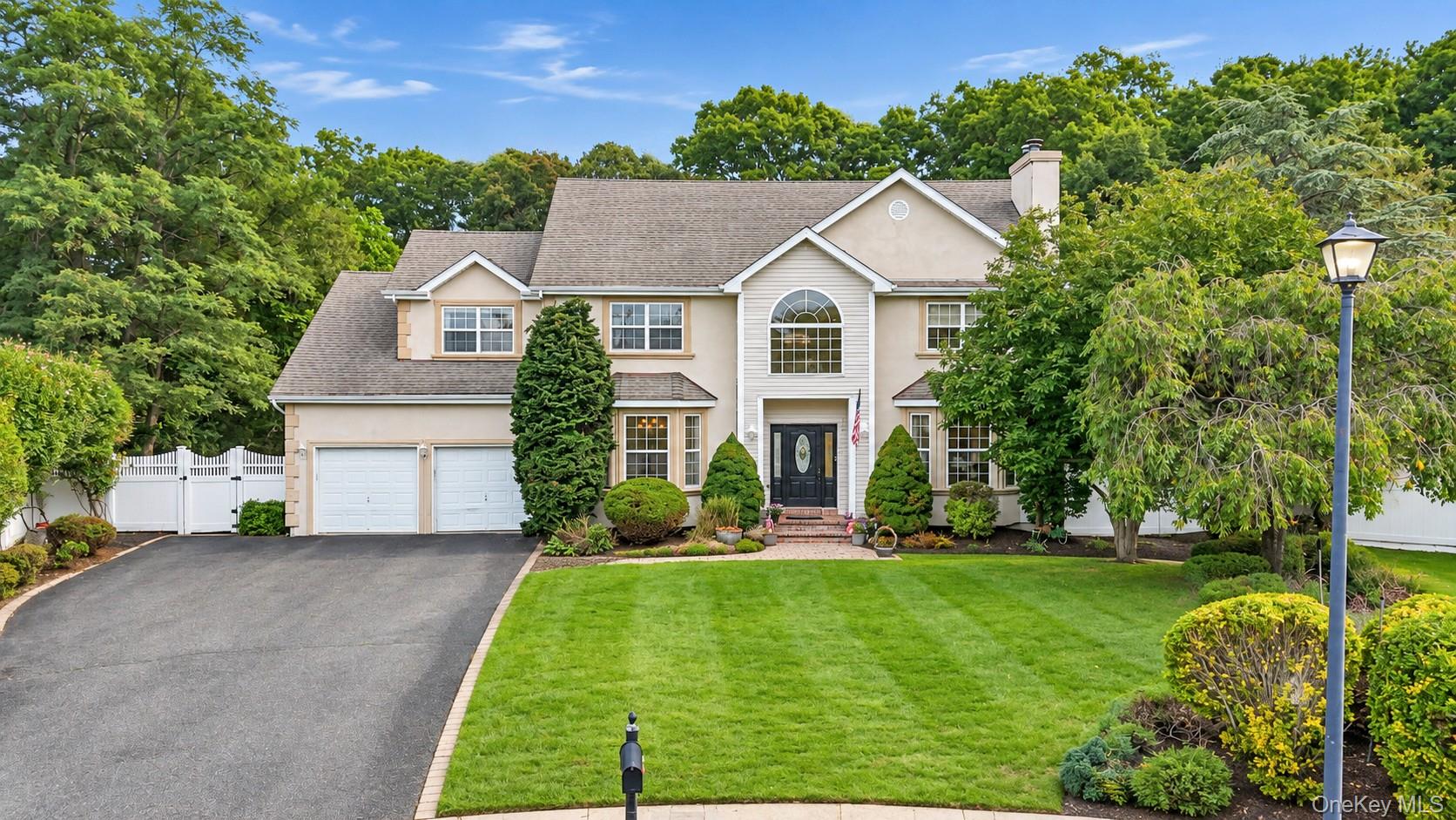 Sky View Ct, Hauppauge, NY 11788 #1