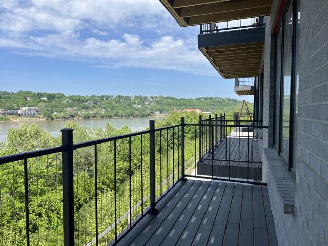 739 Manhattan Boulevard Unit 202, Dayton, Kentucky, 41074, United States, 2 Bedrooms Bedrooms, ,3 BathroomsBathrooms,Residential,For Sale,739 Manhattan Boulevard Unit 202,1264962