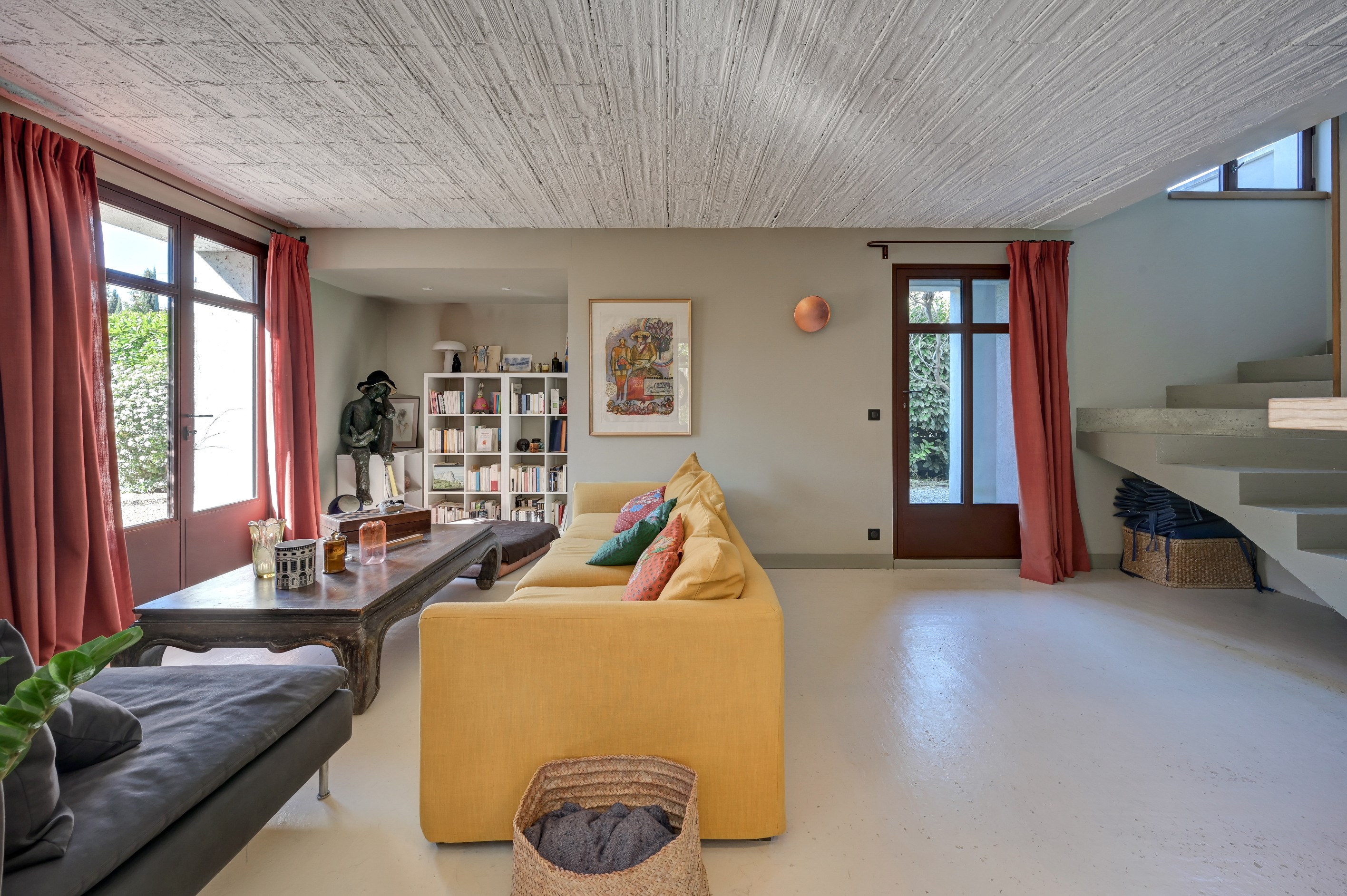  Townhouse with garden and swimming pool, 5 minutes