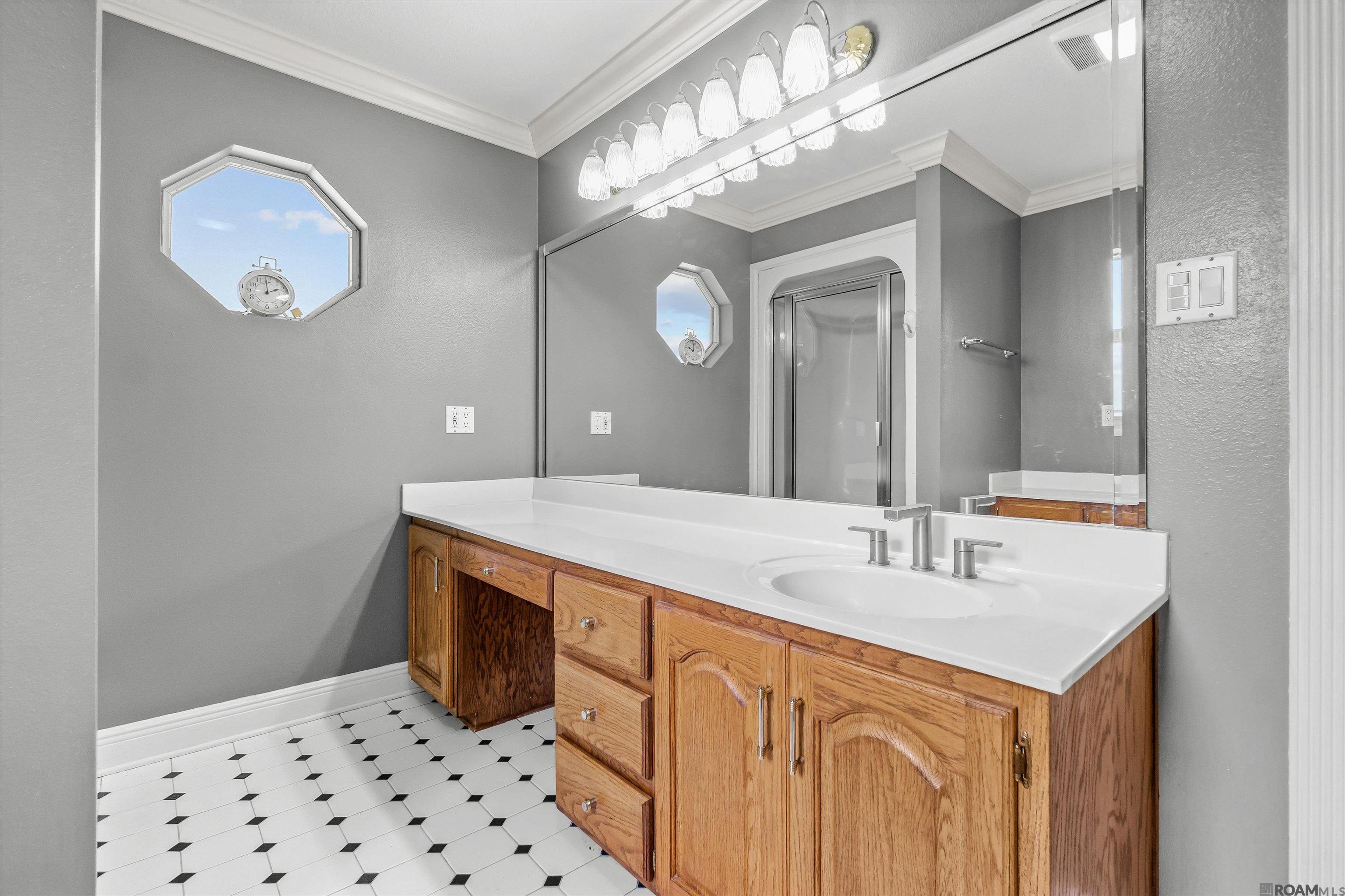 Gonzales, Louisiana, 70737, United States, 4 Bedrooms Bedrooms, ,3 BathroomsBathrooms,Residential,For Sale,1920960