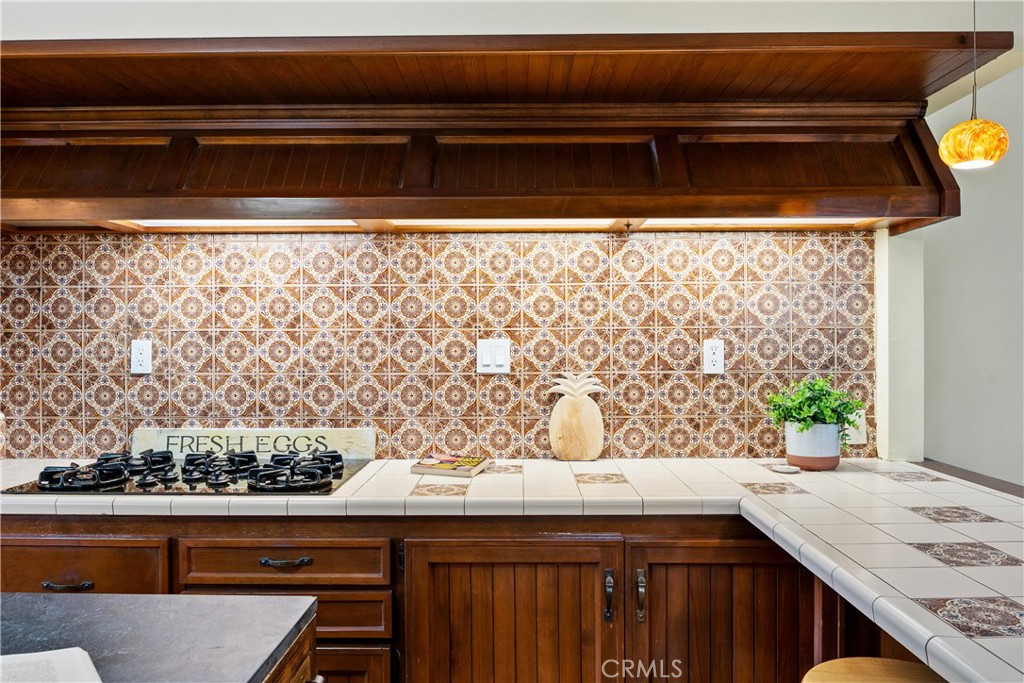 Calabasas, California, 91302, United States, 2 Bedrooms Bedrooms, ,2 BathroomsBathrooms,Residential,For Sale,1998249