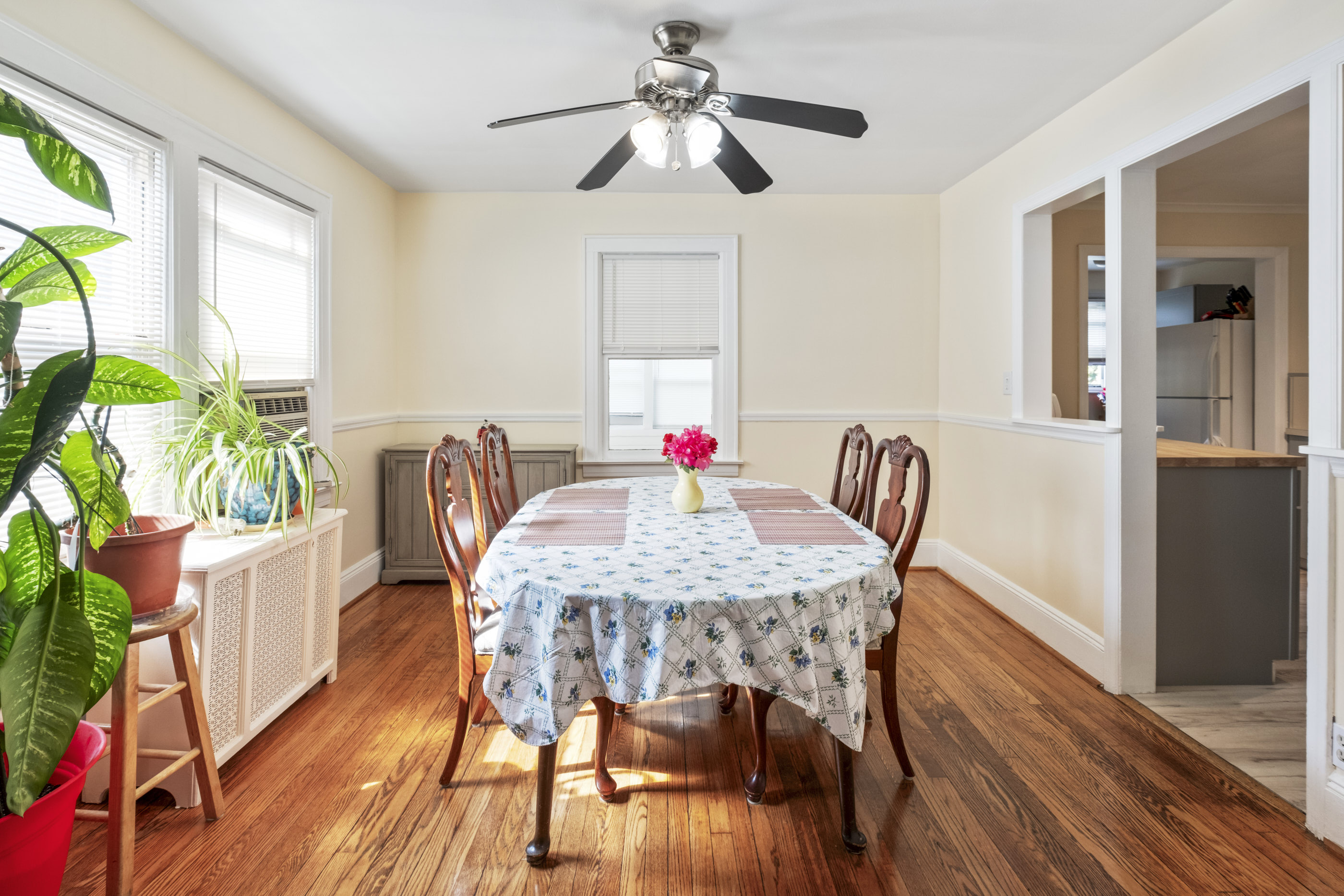 Floral Park, New York, 11001, United States, 3 Bedrooms Bedrooms, ,2 BathroomsBathrooms,Residential,For Sale,1974031