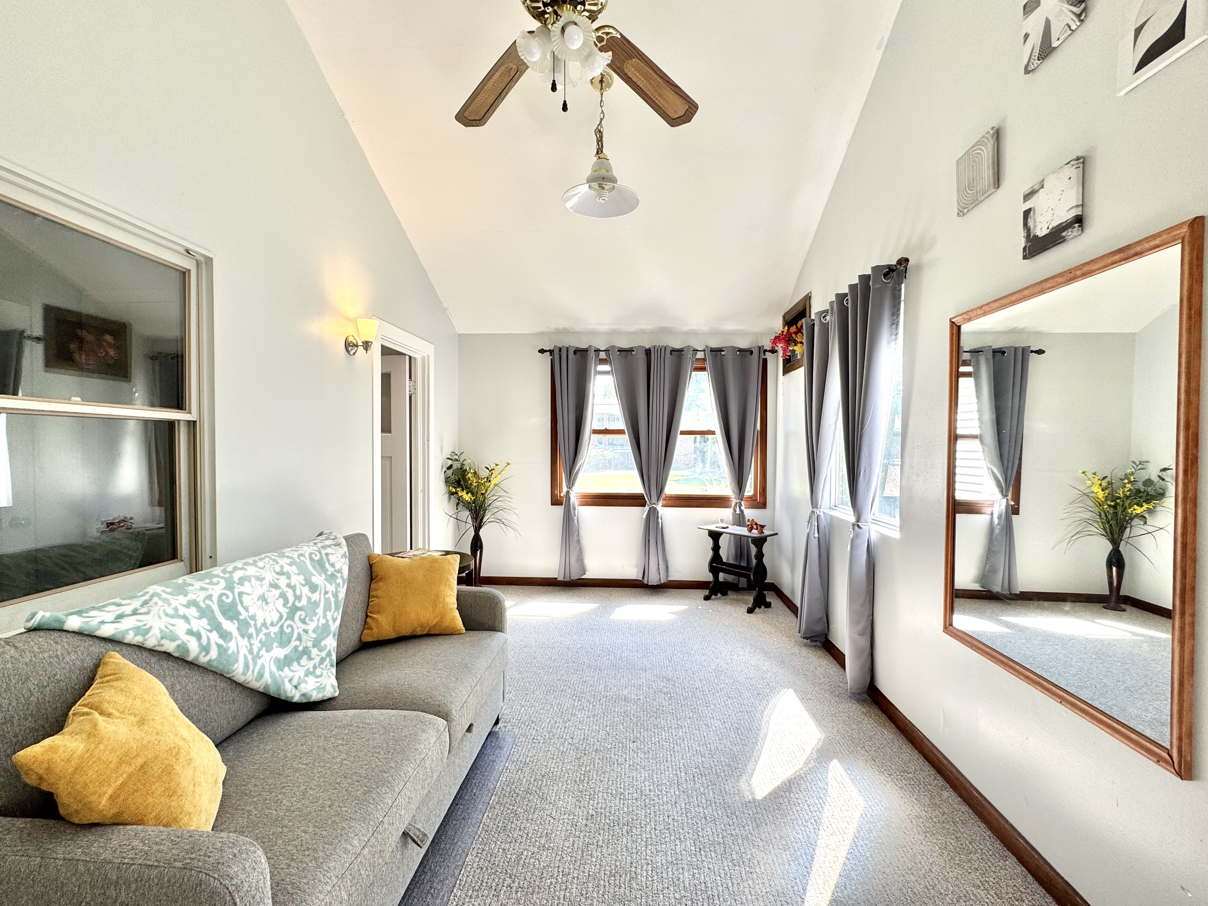 Catskill, New York, 12414, United States, 4 Bedrooms Bedrooms, ,2 BathroomsBathrooms,Residential,For Sale,1978791