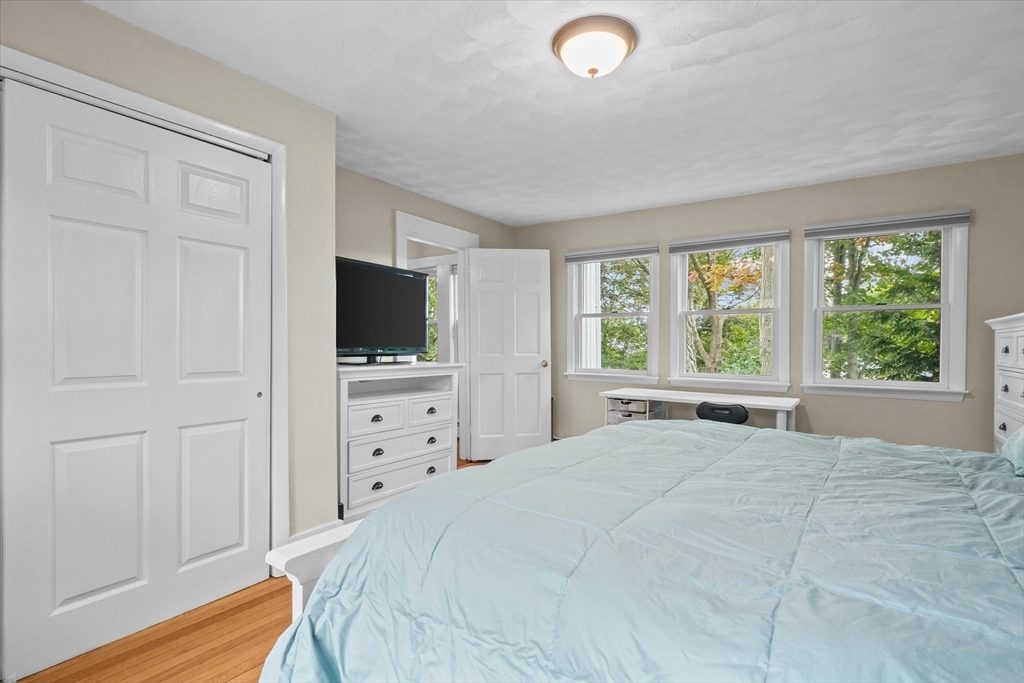 Marblehead, Massachusetts, 01945, United States, 2 Bedrooms Bedrooms, ,1 BathroomBathrooms,Residential,For Sale,1975019