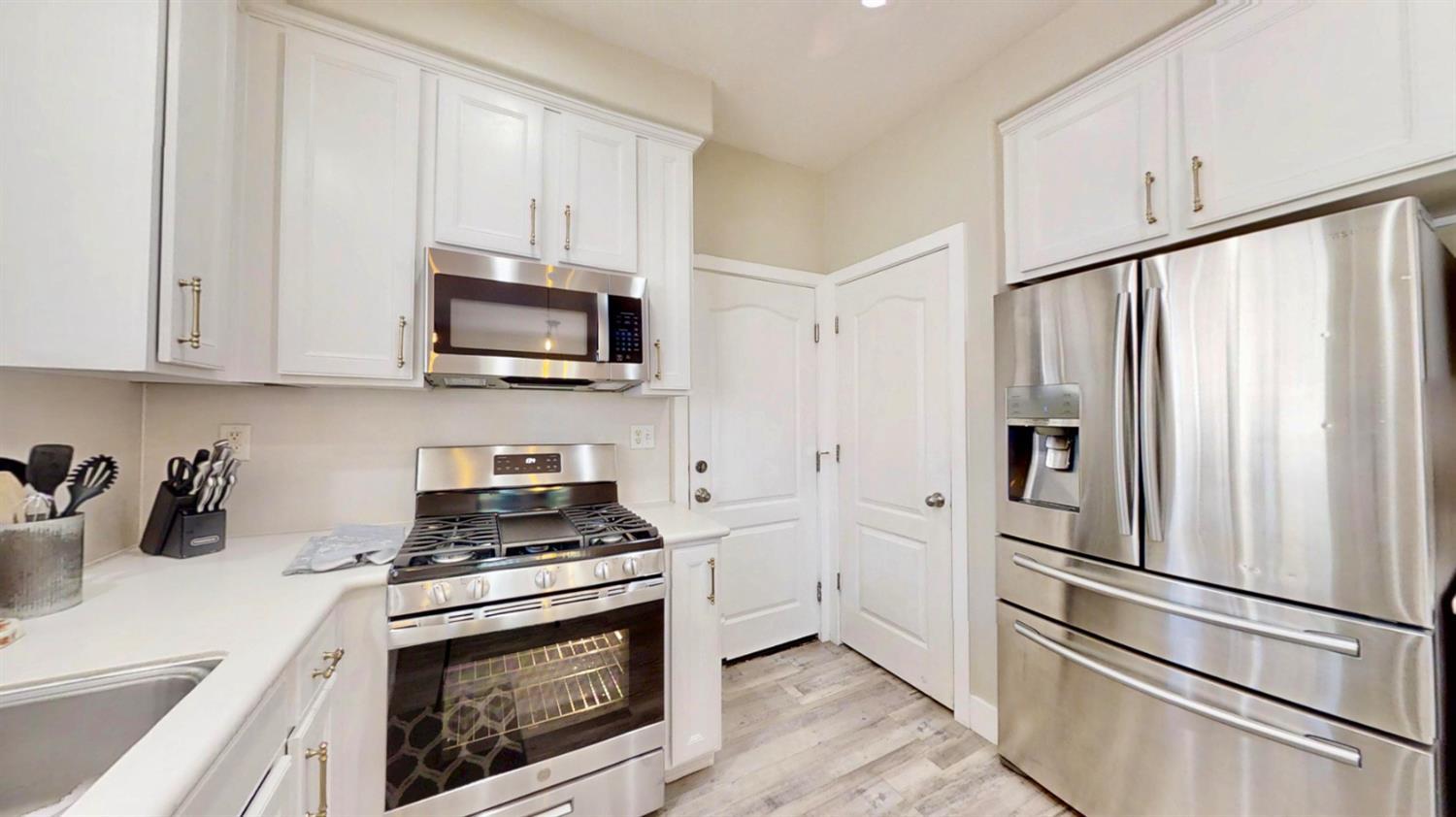 Sacramento, California, 95835, United States, 4 Bedrooms Bedrooms, ,3 BathroomsBathrooms,Residential,For Sale,1887993