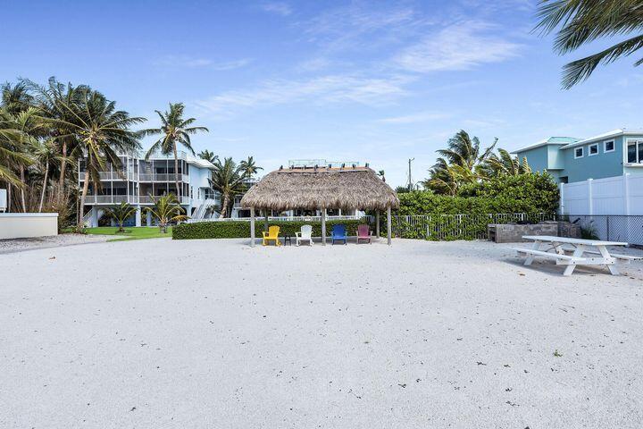 Islamorada, Florida, 33036, United States, 2 Bedrooms Bedrooms, ,3 BathroomsBathrooms,Residential,For Sale,1990240