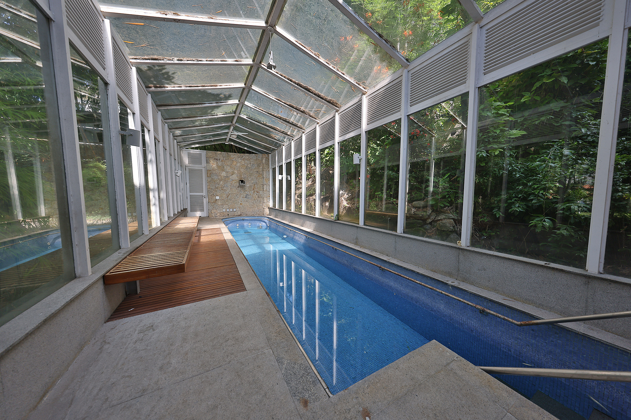  Estate surrounded by greenery with expansive grounds and amenities - 物件實景