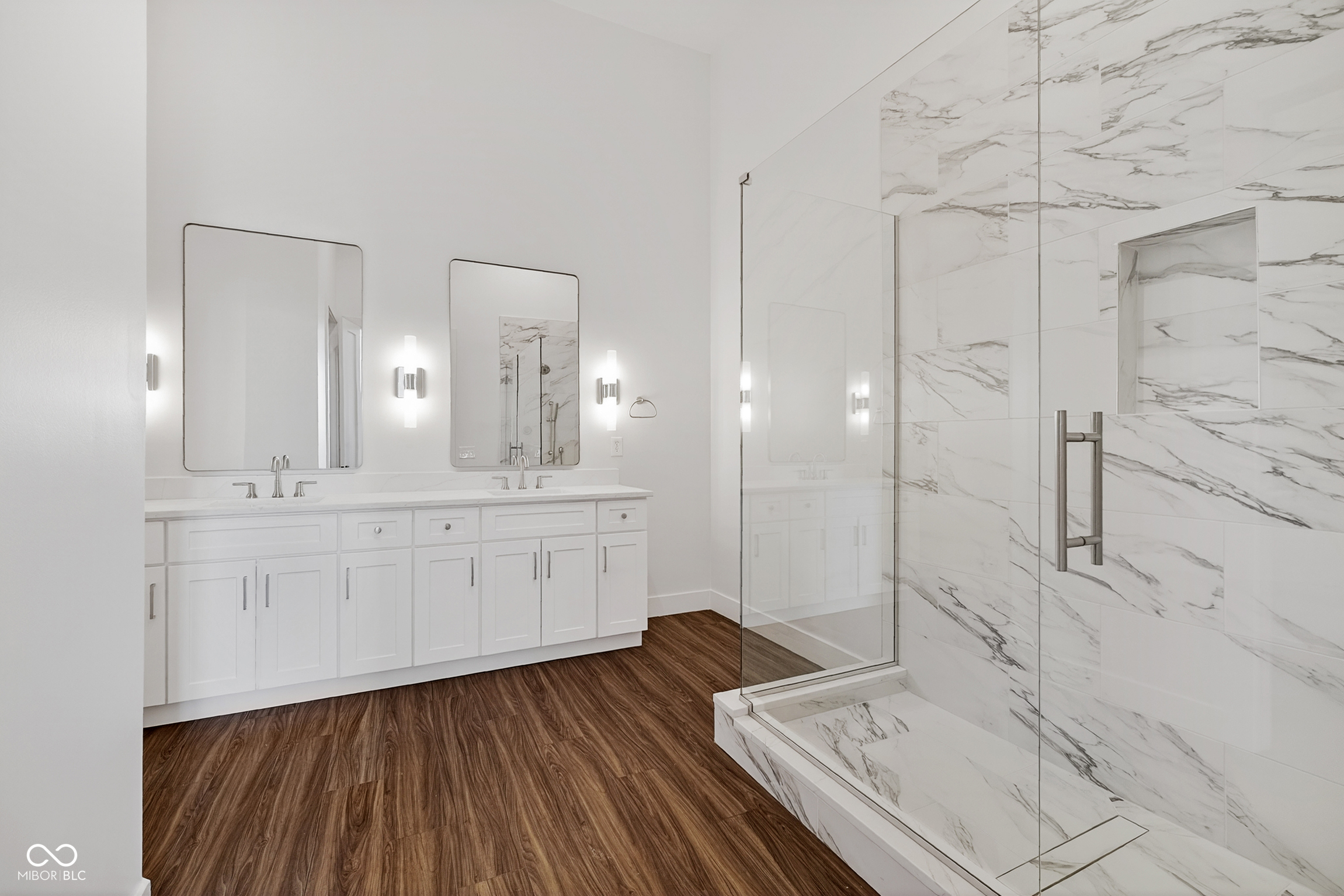 Carmel, Indiana, 46032, United States, 2 Bedrooms Bedrooms, ,3 BathroomsBathrooms,Residential,For Sale,1982696