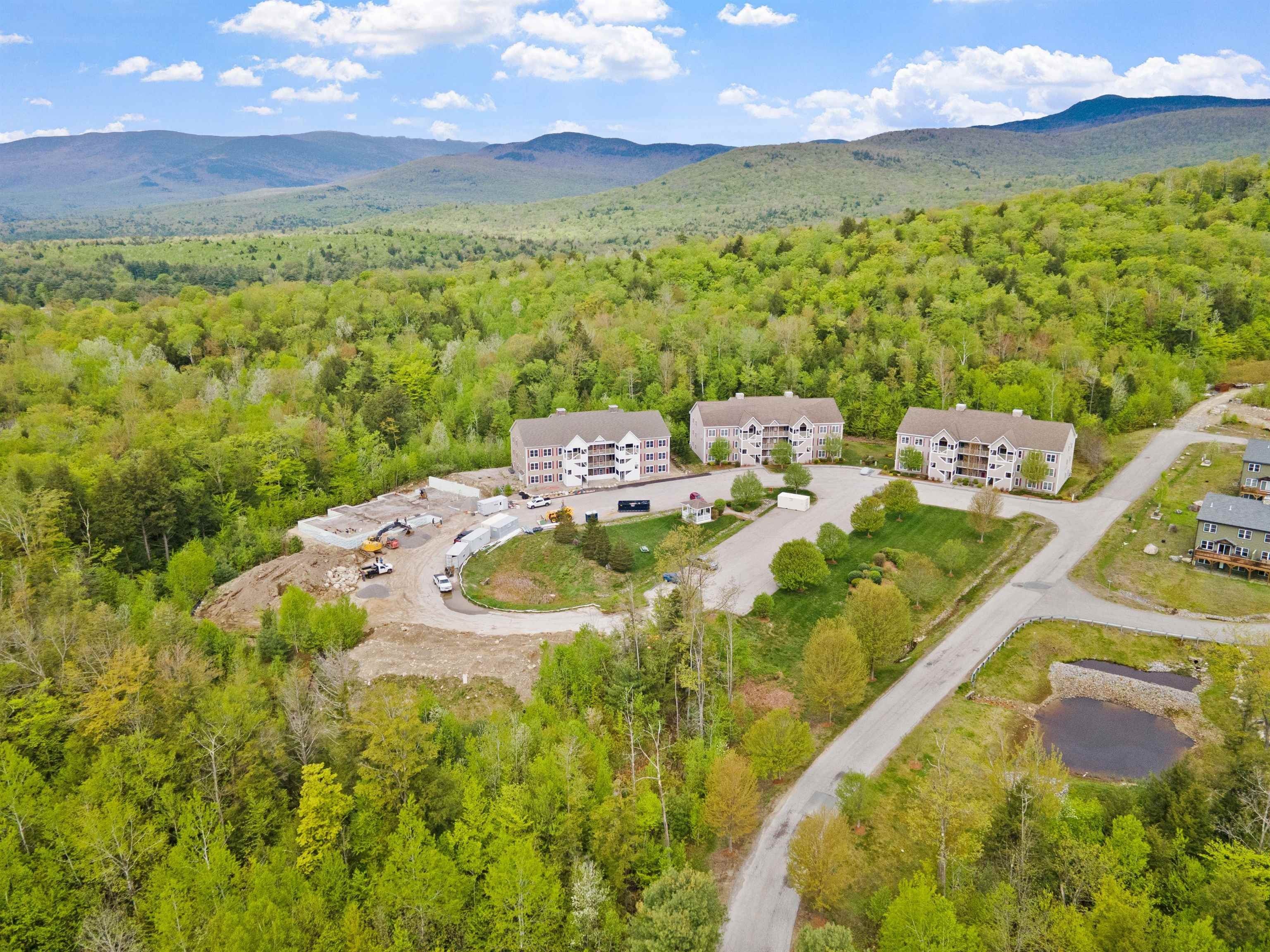 Lincoln, New Hampshire, 03251, United States, 5 Bedrooms Bedrooms, ,4 BathroomsBathrooms,Residential,For Sale,1921797