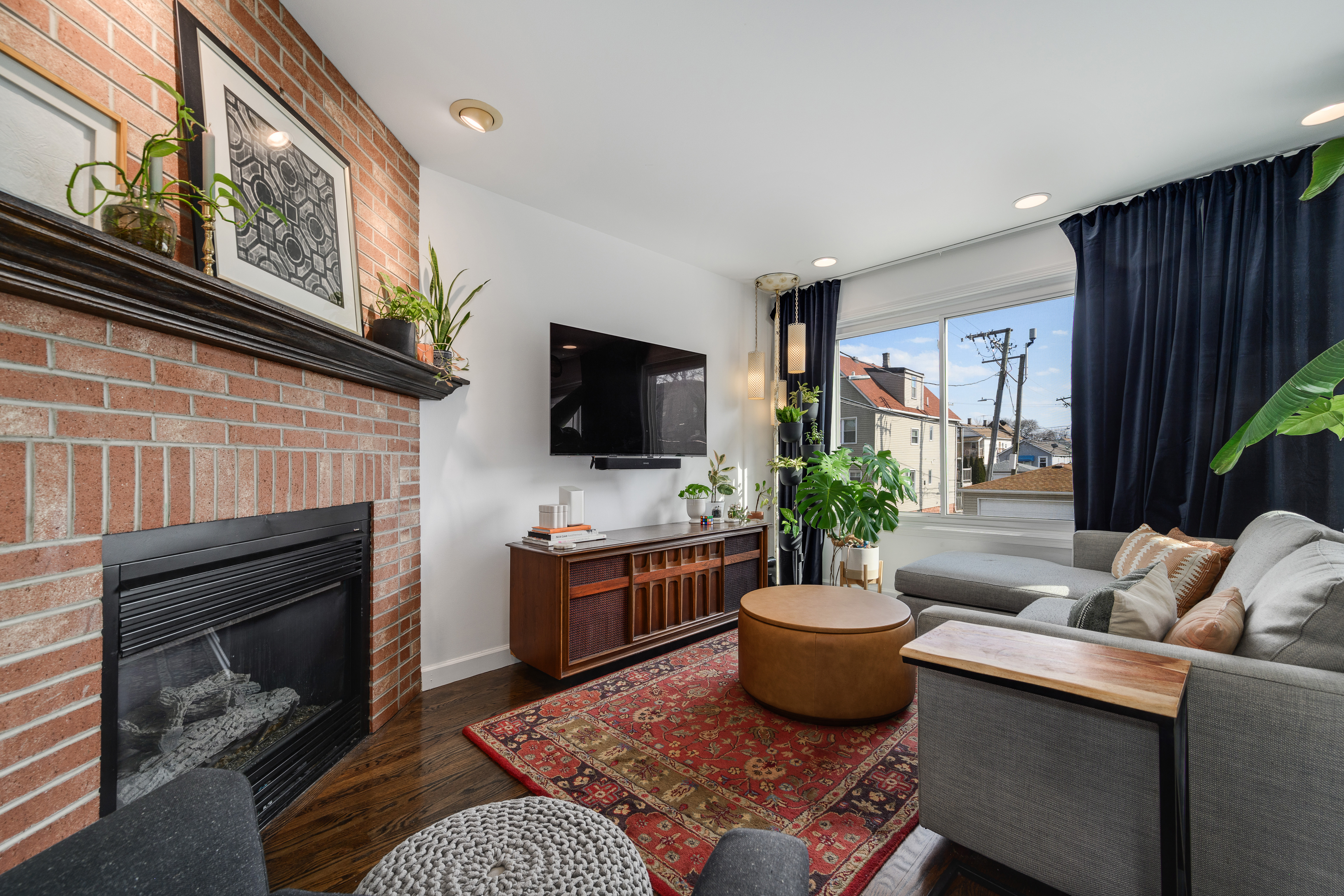  Incredible Opportunity in Canaryville Bridgeport - 物件實景