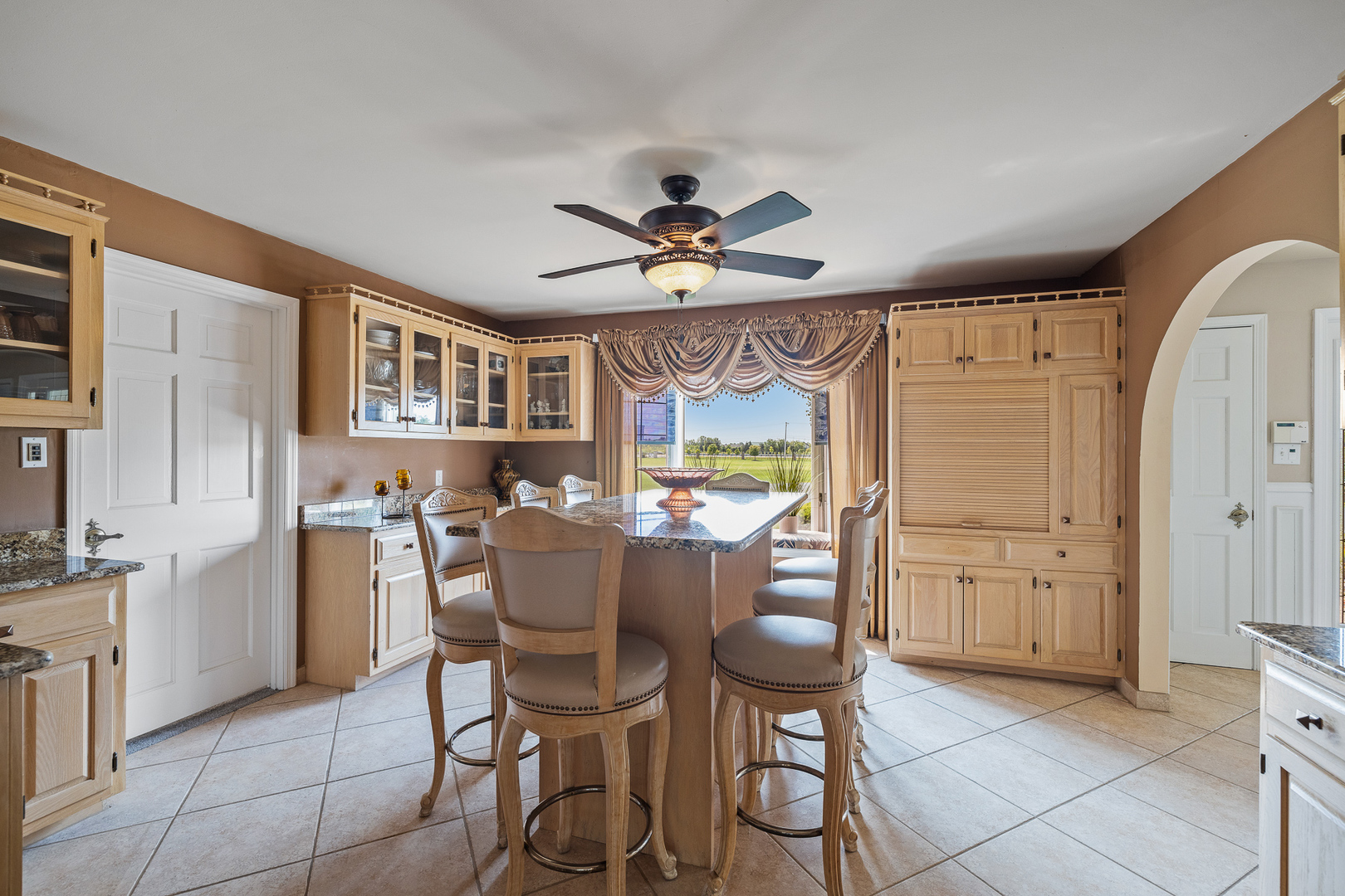 Homer Glen, Illinois, 60491, United States, 4 Bedrooms Bedrooms, ,5 BathroomsBathrooms,Residential,For Sale,1940252