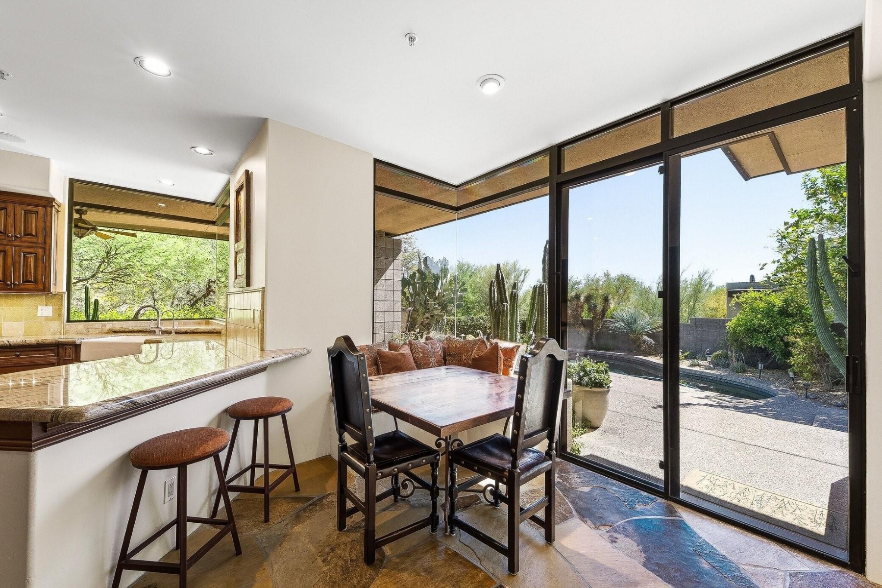  10675 E Fernwood Ln  Scottsdale, AZ - 物件實景