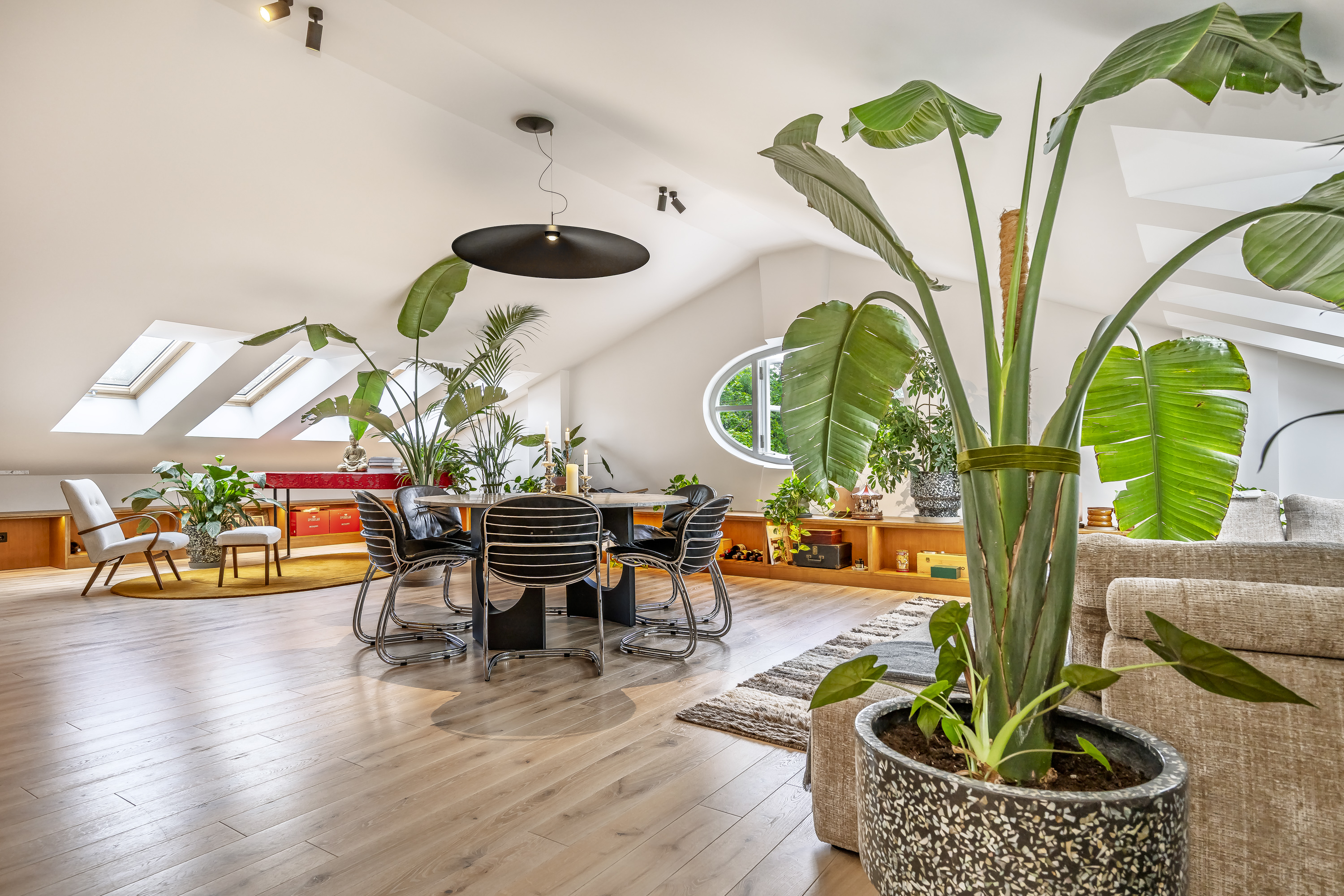  A Timeless Top-Floor Residence in the Heart of Vilnius Old Town - 物件實景