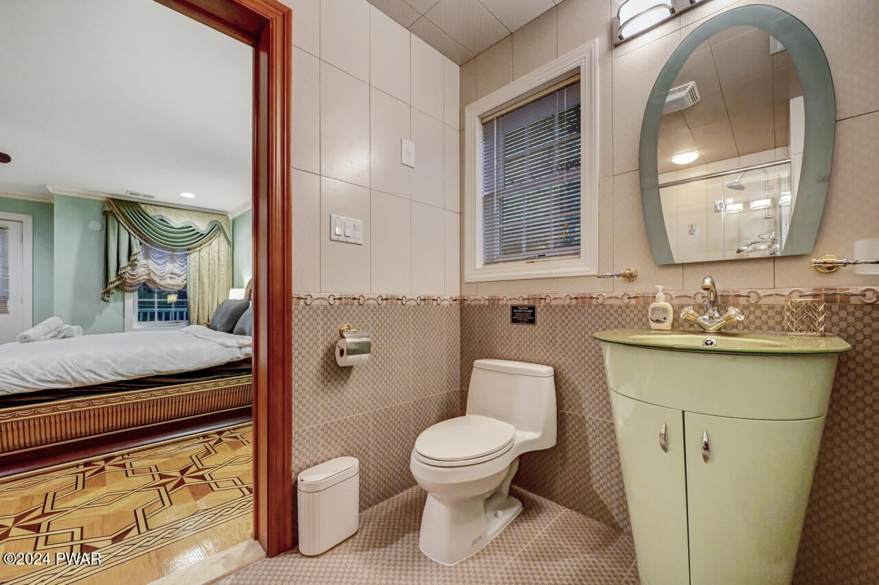 Albrightsville, Pennsylvania, 18210, United States, 4 Bedrooms Bedrooms, ,5 BathroomsBathrooms,Residential,For Sale,1982857