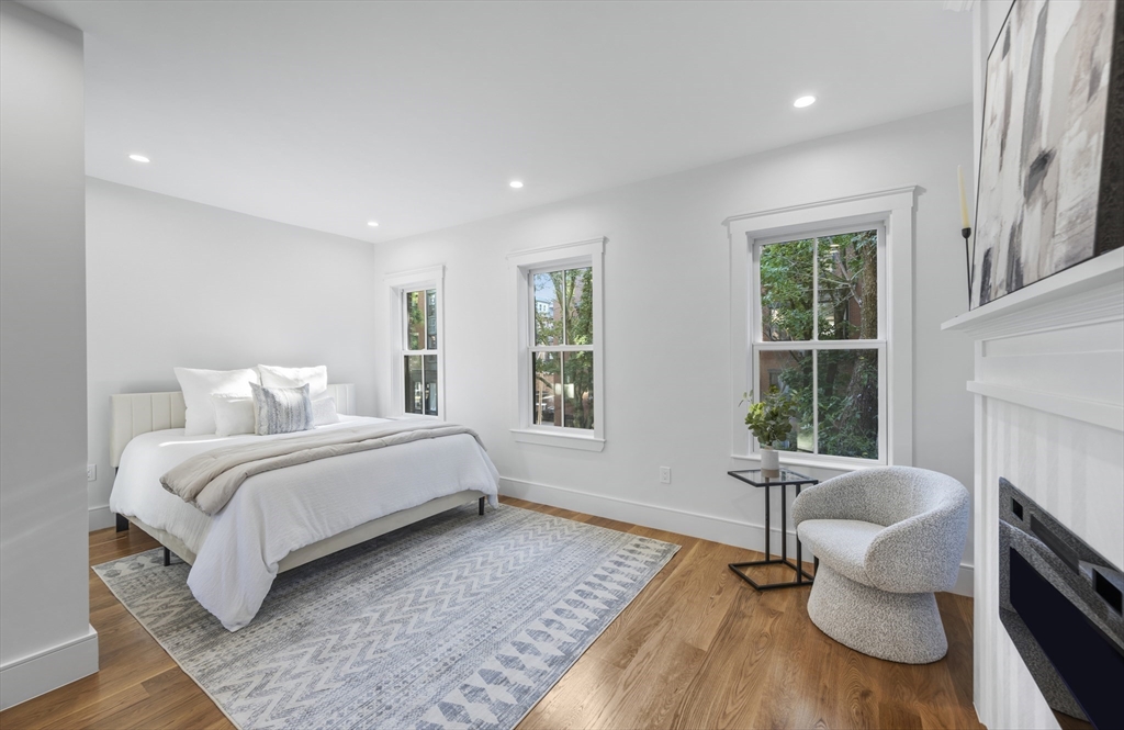 Boston, Massachusetts, 02118, United States, 4 Bedrooms Bedrooms, ,5 BathroomsBathrooms,Residential,For Sale,1973917