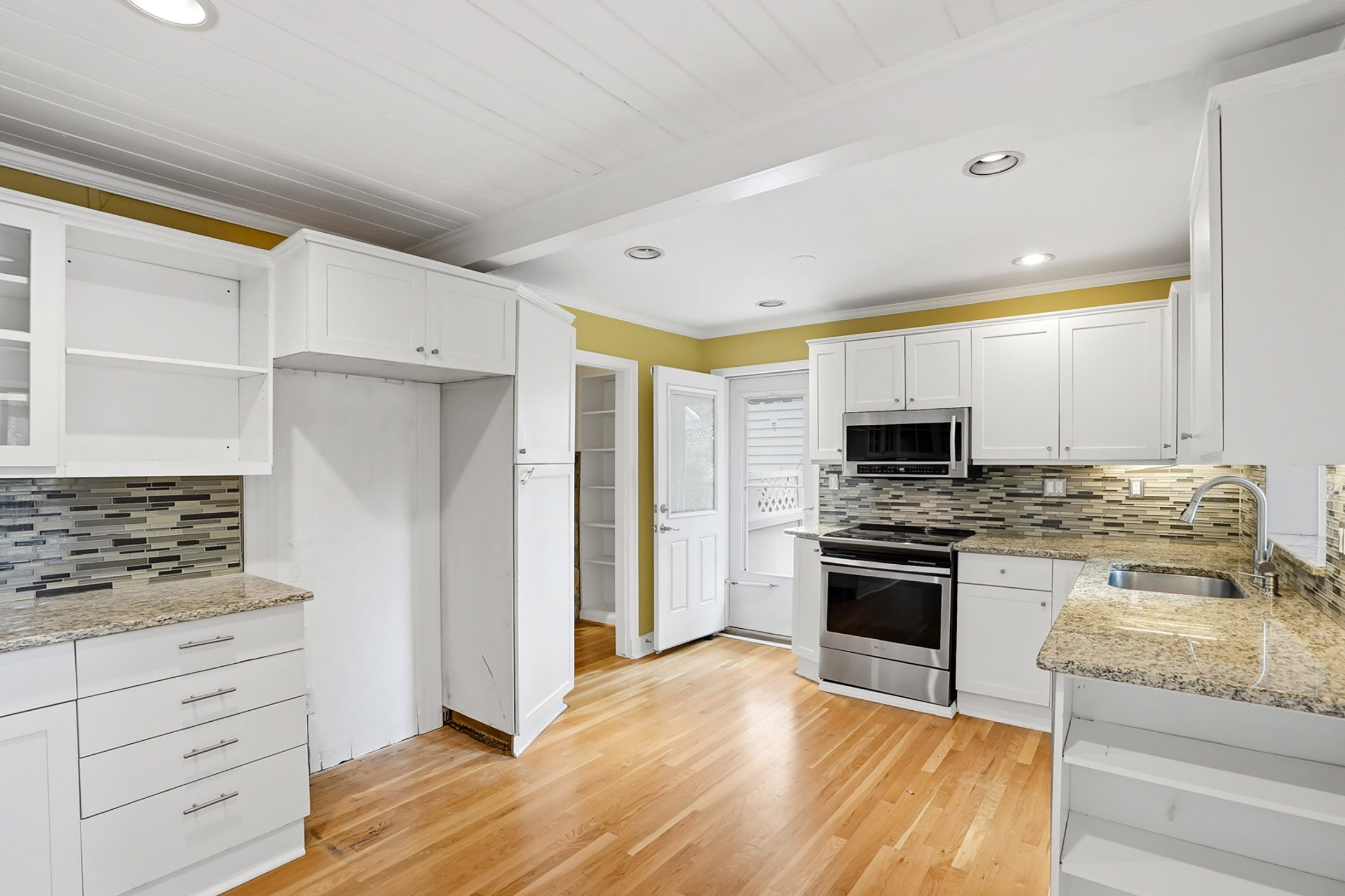  Charming Bungalow Tucked in Sought-After Lavista Park - 物件實景