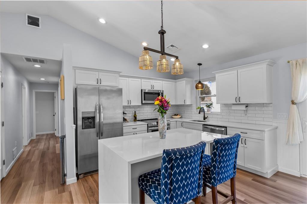 Cranston, Rhode Island, 02910, United States, 3 Bedrooms Bedrooms, ,3 BathroomsBathrooms,Residential,For Sale,1915562