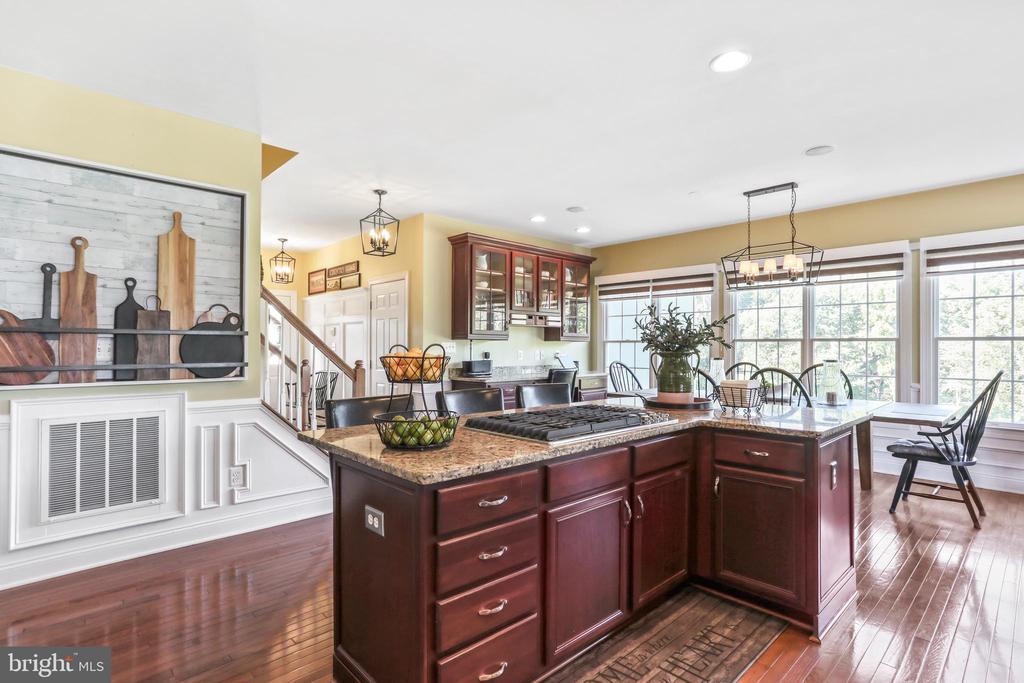 Waterford, Virginia, 20197, United States, 4 Bedrooms Bedrooms, ,5 BathroomsBathrooms,Residential,For Sale,1941290